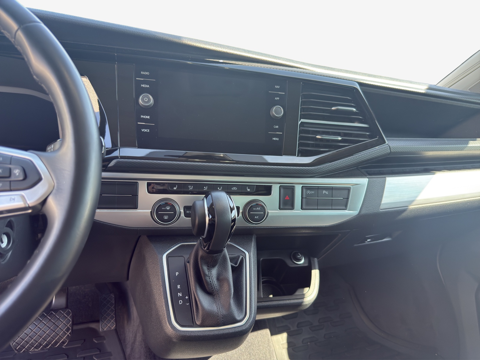 VW T6.1 California 2.0 TDI Beach Liberty 4Motion DSG-image-8