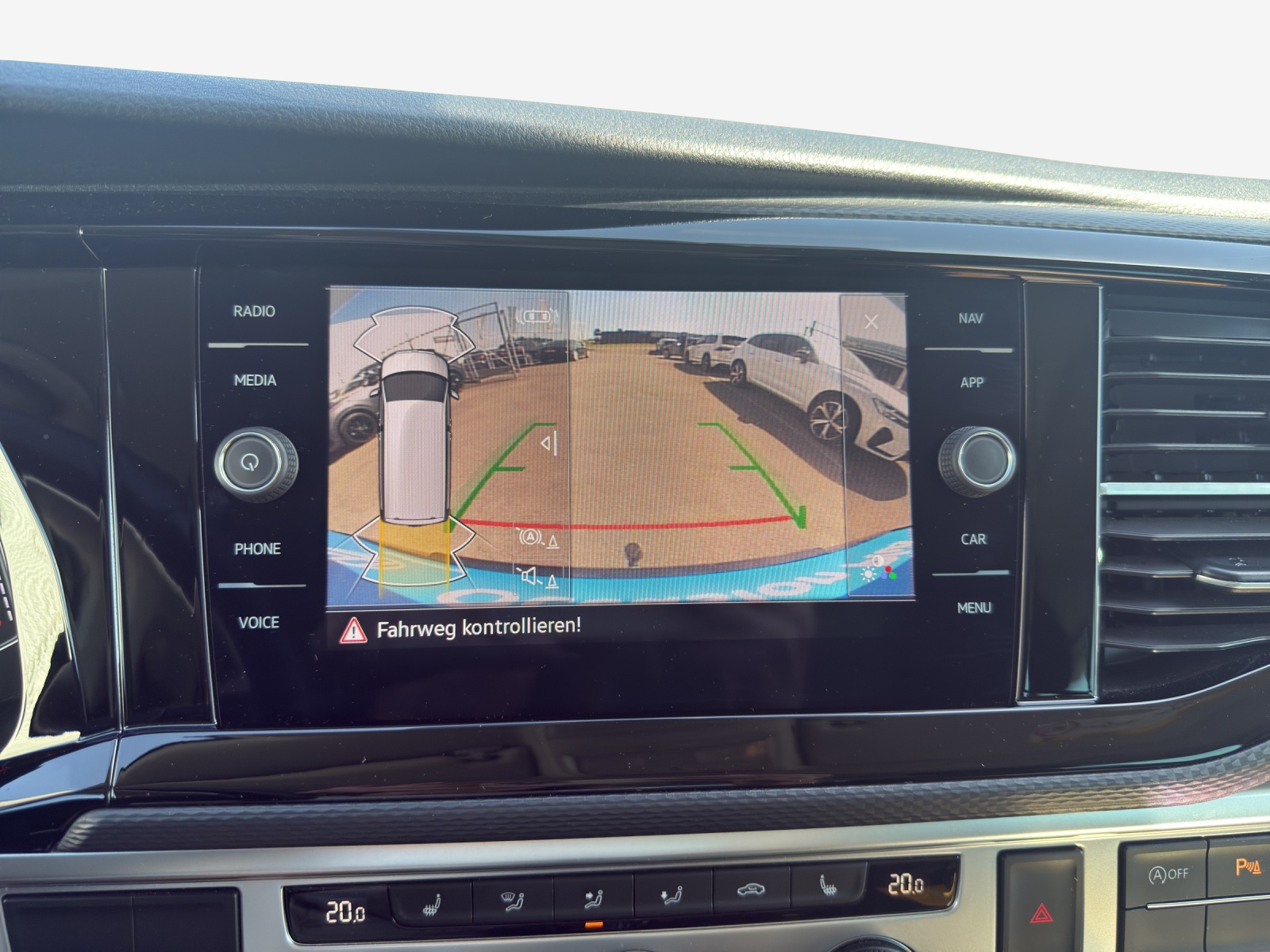 VW T6.1 California 2.0 TDI Beach Liberty 4Motion DSG-image-12