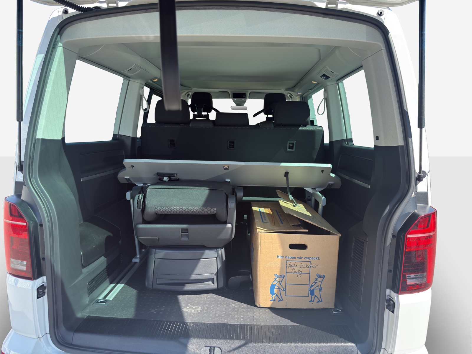 VW T6.1 California 2.0 TDI Beach Liberty 4Motion DSG-image-10