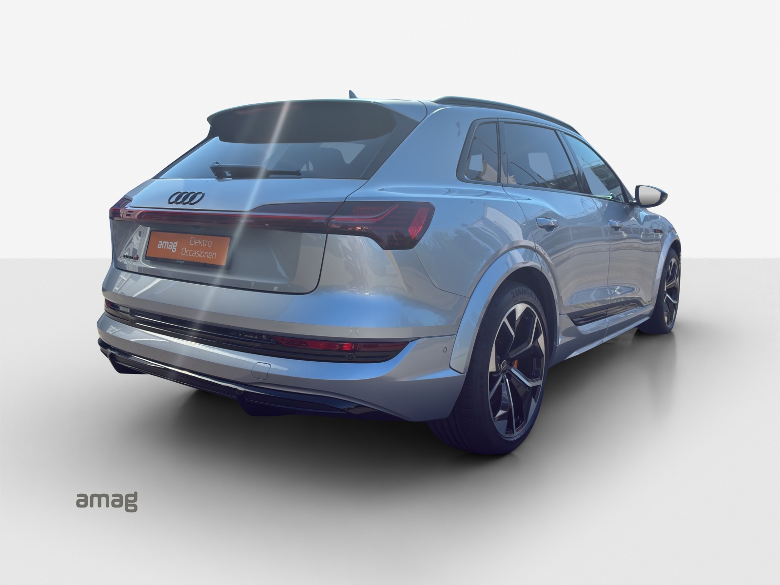 AUDI e-tron S quattro-image-4