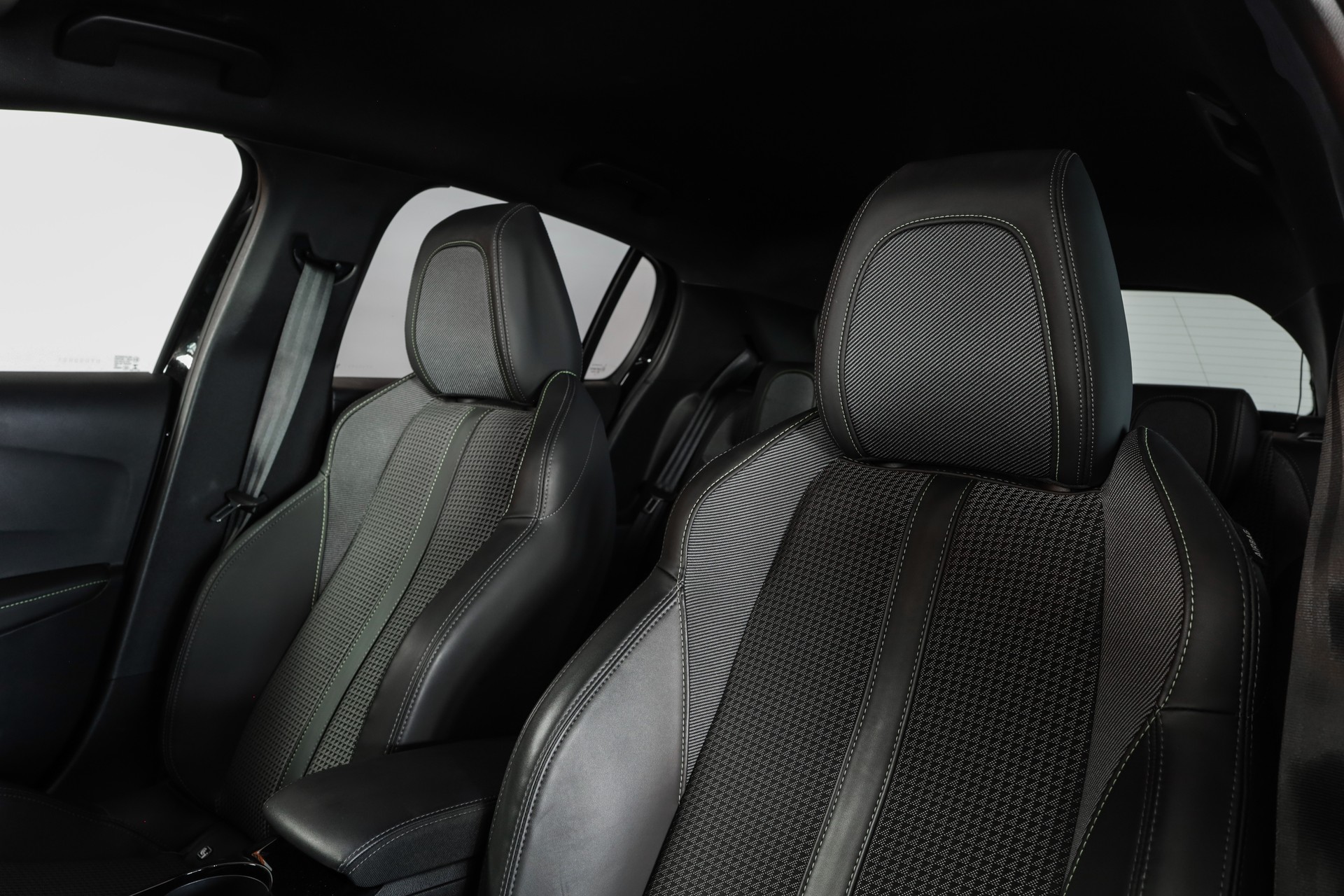 PEUGEOT 208 Elektrik GT-image-13