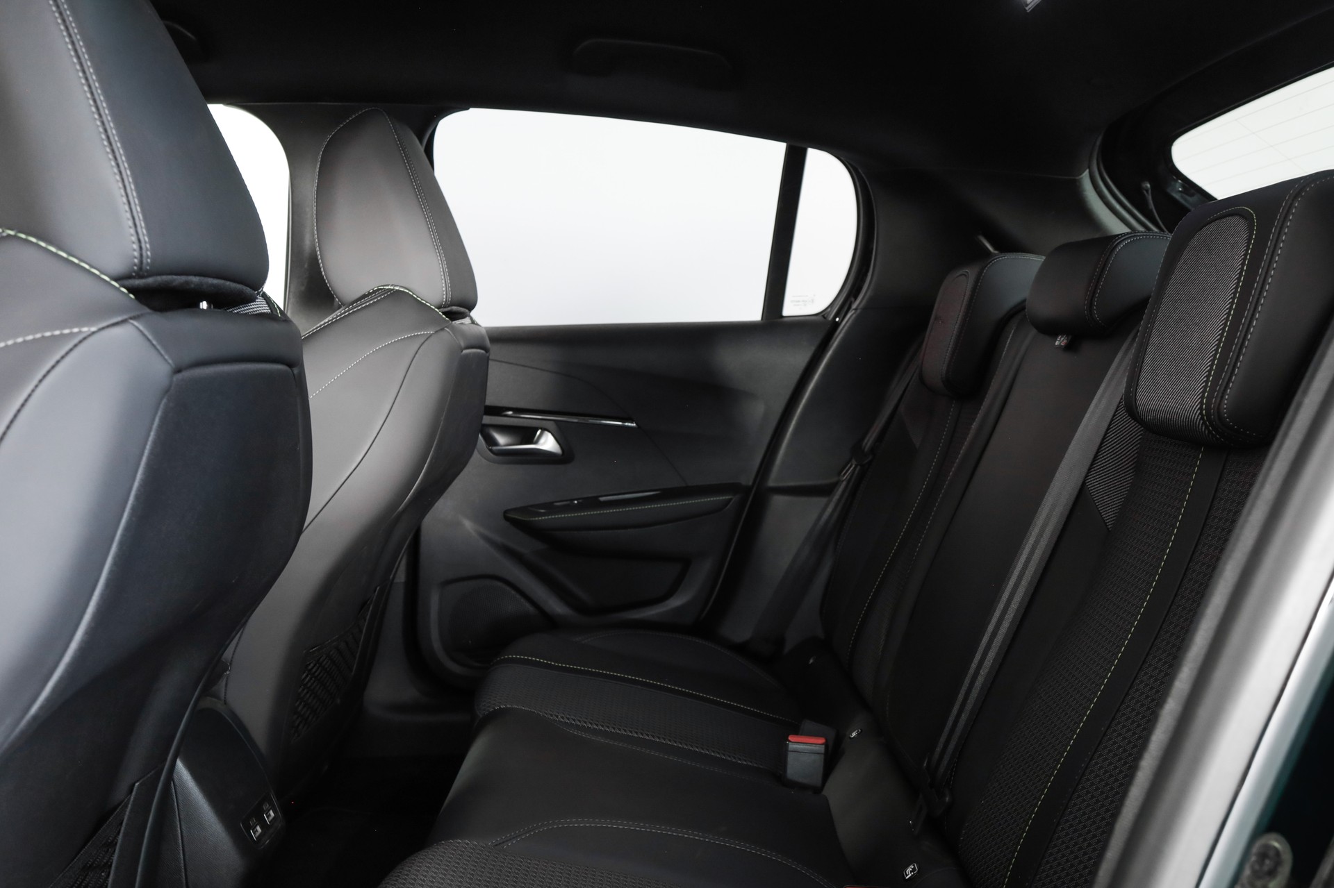 PEUGEOT 208 Elektrik GT-image-14