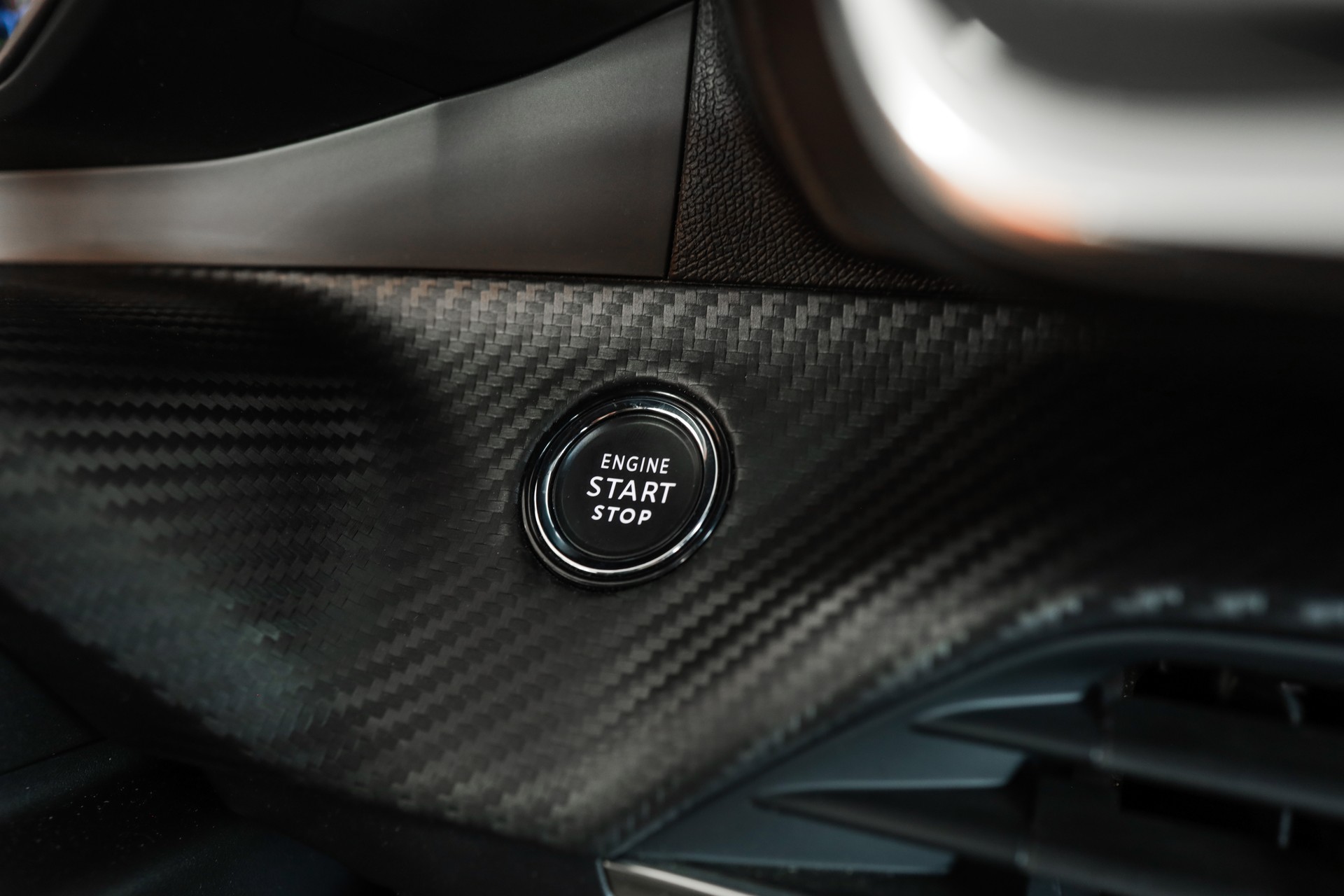 PEUGEOT 208 Elektrik GT-image-21