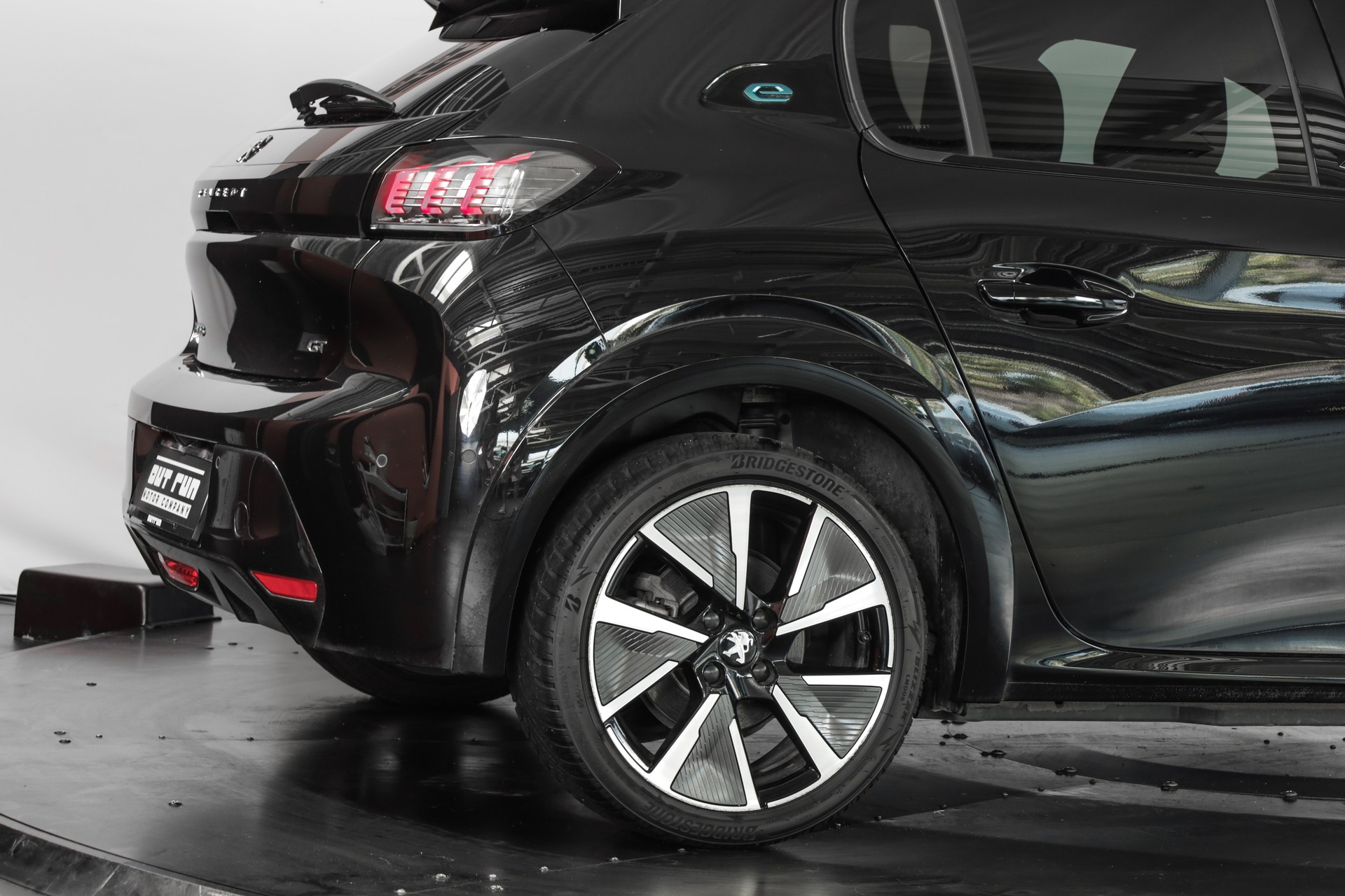 PEUGEOT 208 Elektrik GT-image-8