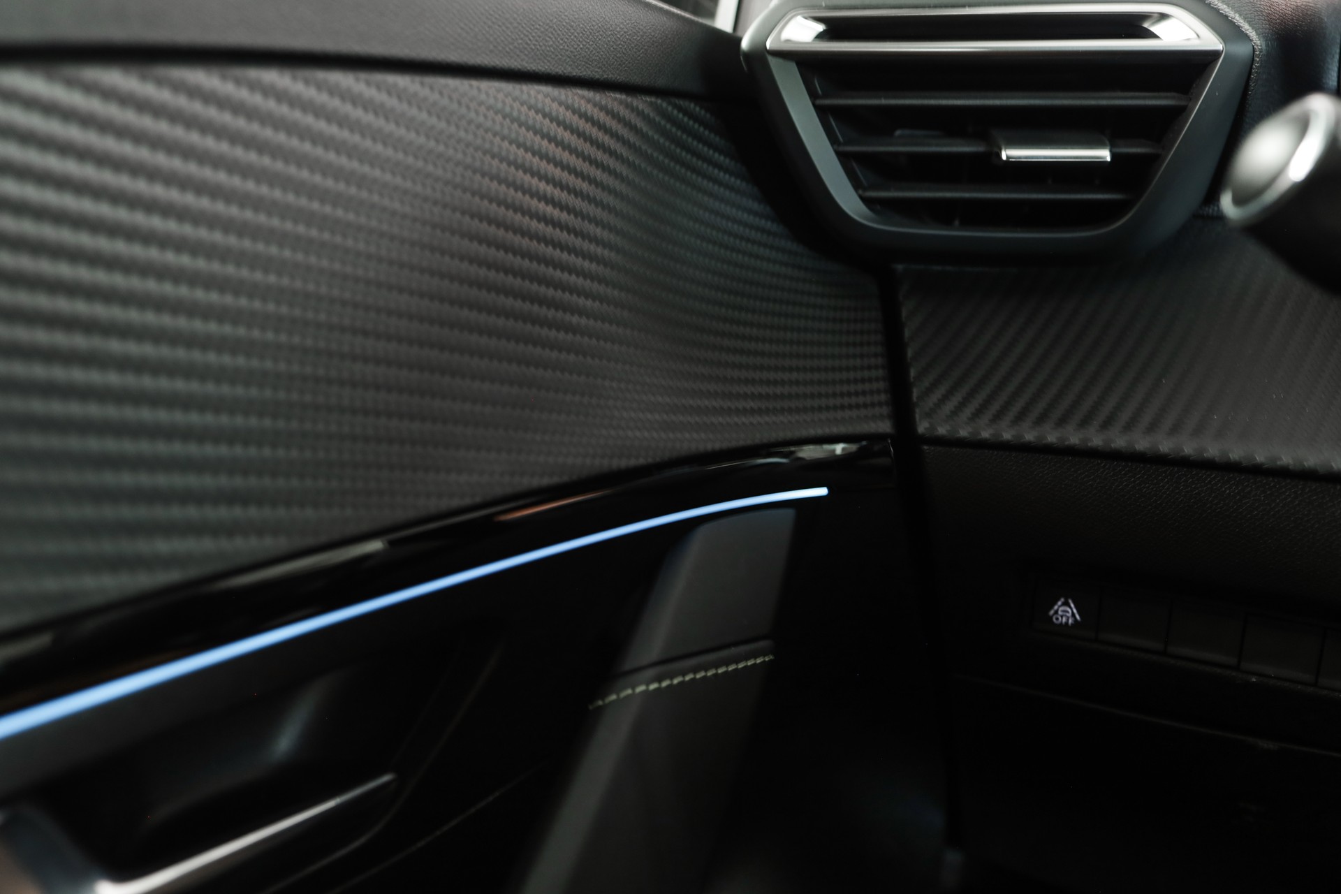 PEUGEOT 208 Elektrik GT-image-23
