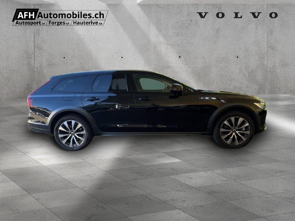 VOLVO V90 Cross Country 2.0 B5 Plus-showroom-element-3