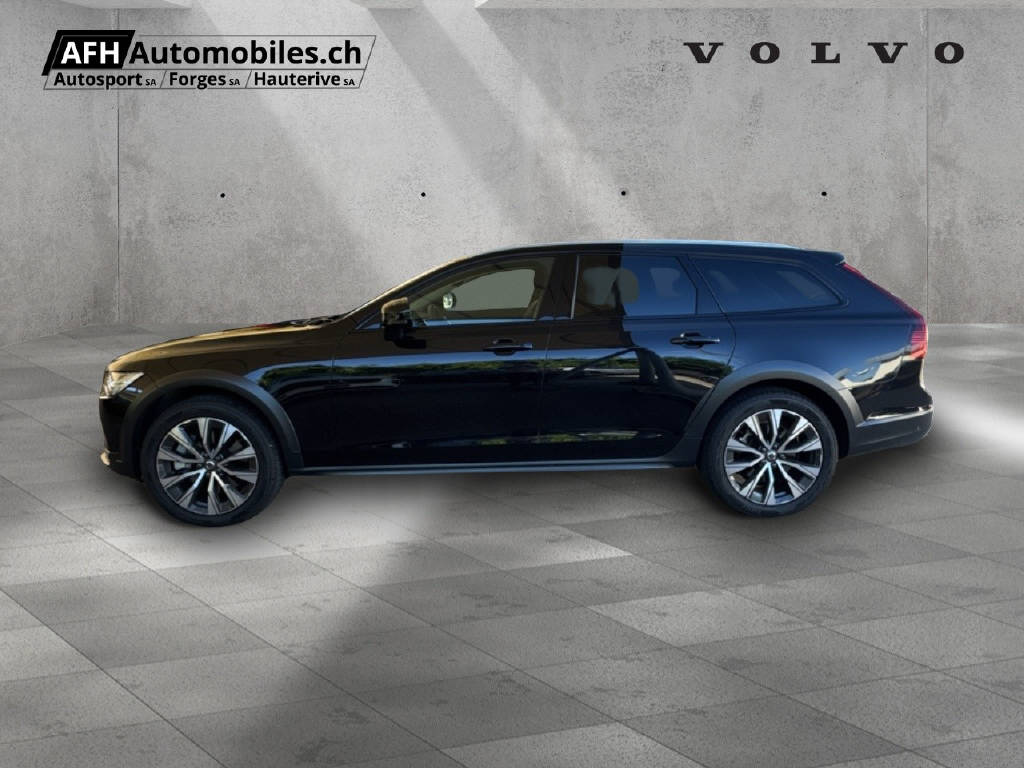 VOLVO V90 Cross Country 2.0 B5 Plus-image-4