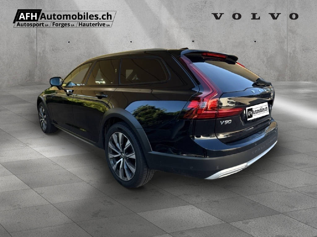 VOLVO V90 Cross Country 2.0 B5 Plus-image-5