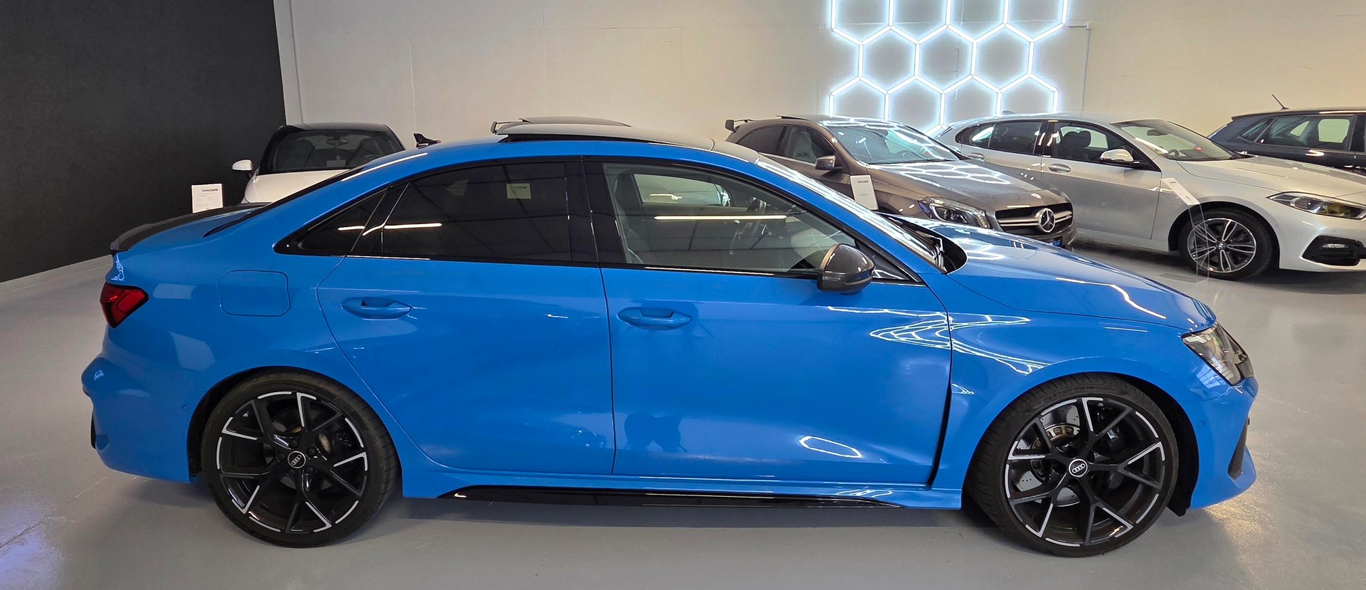 AUDI RS3 Limousine 2.5 TSI quattro S-tronic-image-1