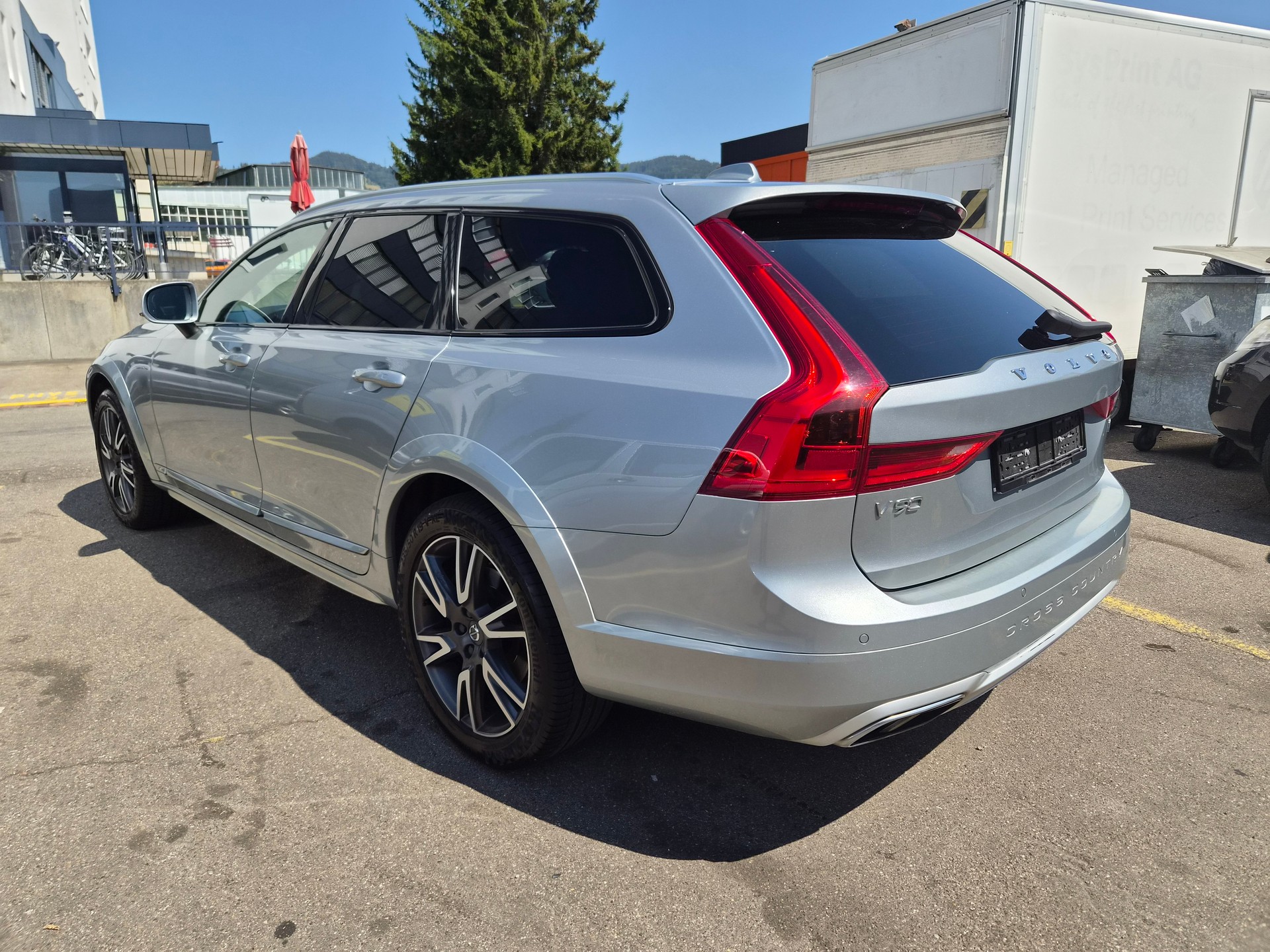 VOLVO V90 Cross Country T5 AWD Geartronic-image-4