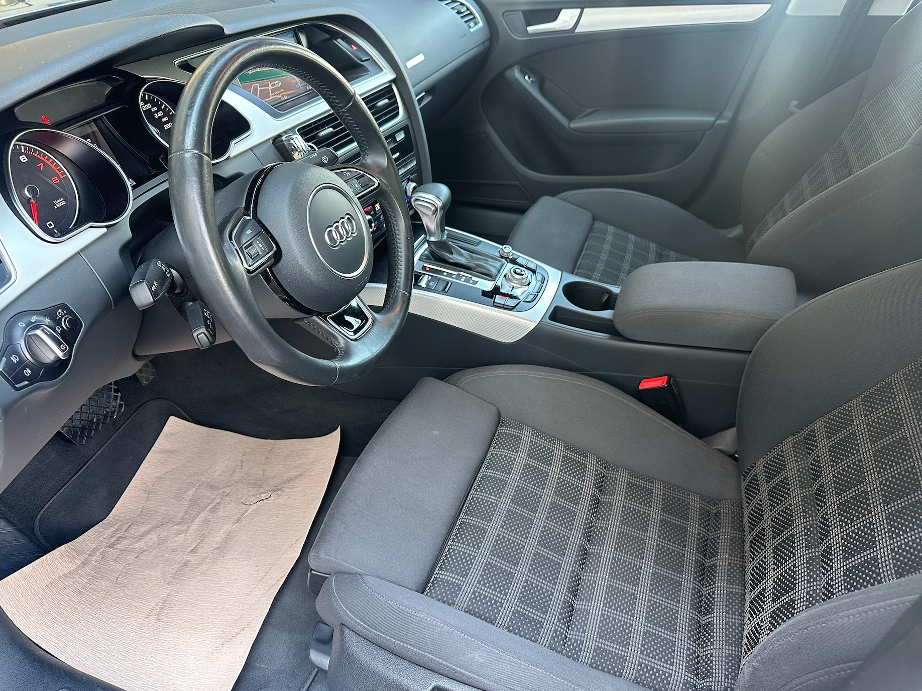 AUDI A5 Sportback 1.8 TFSI multitronic-image-11