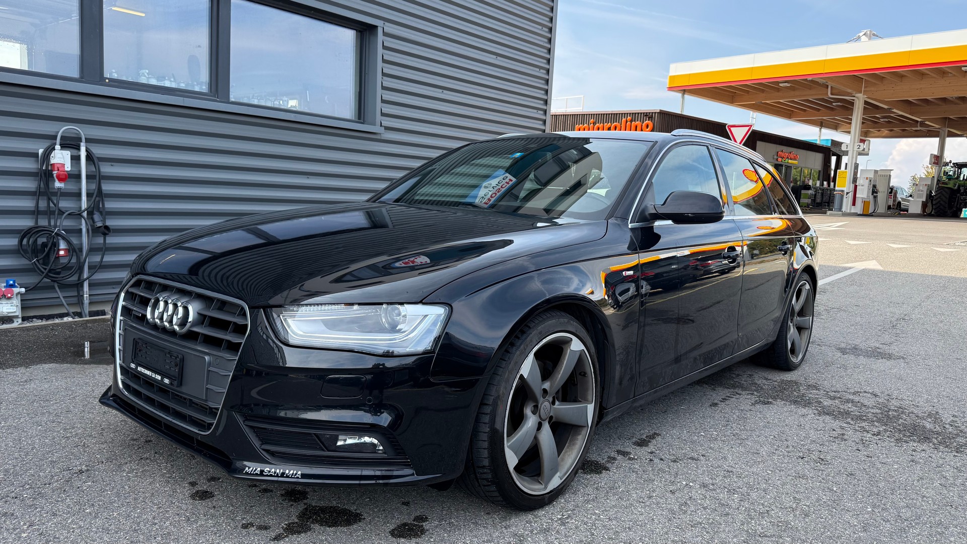 AUDI A4 Avant 2.0 TDI quattro S-tronic-image-2