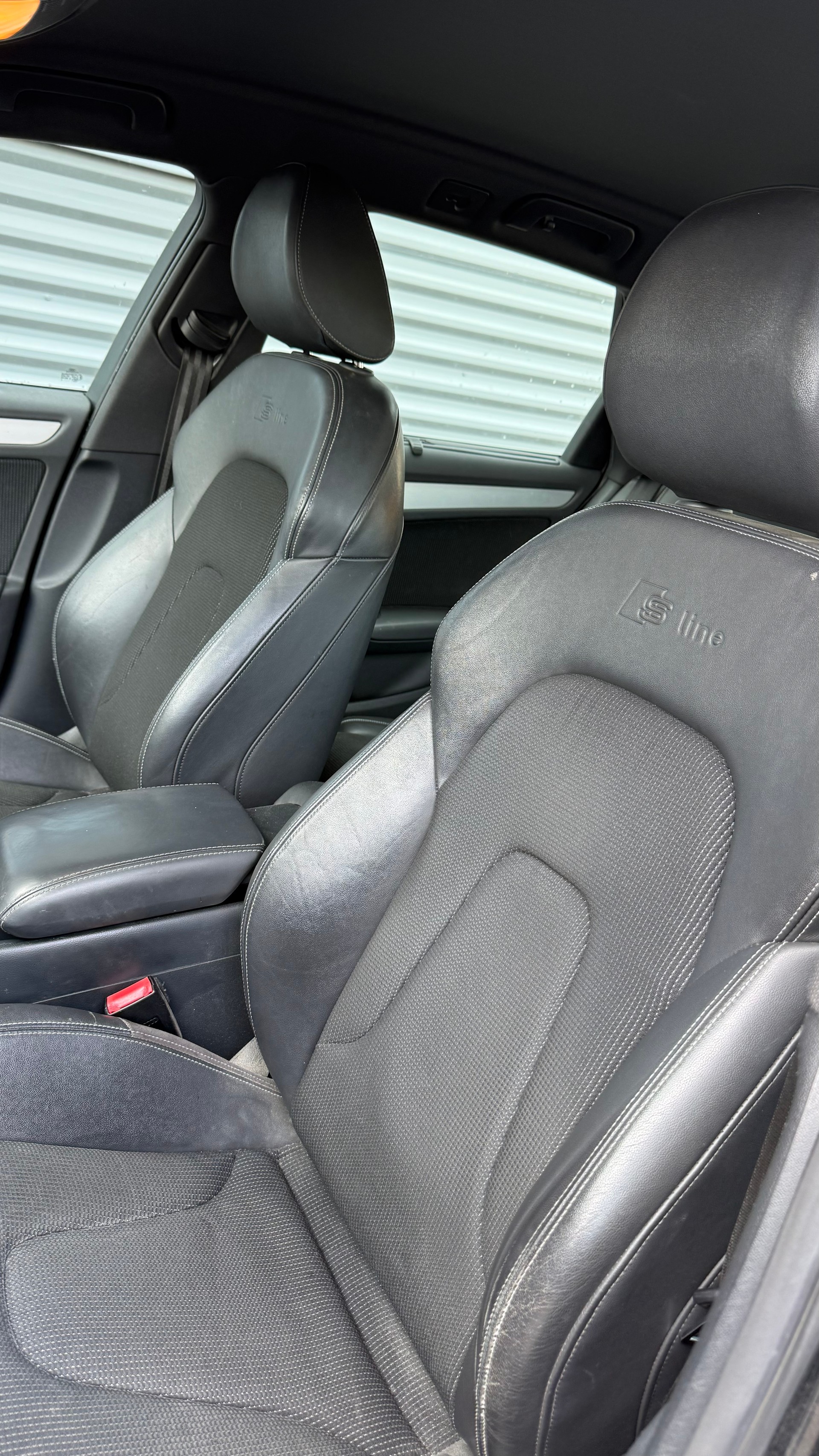 AUDI A4 Avant 2.0 TDI quattro S-tronic-image-11