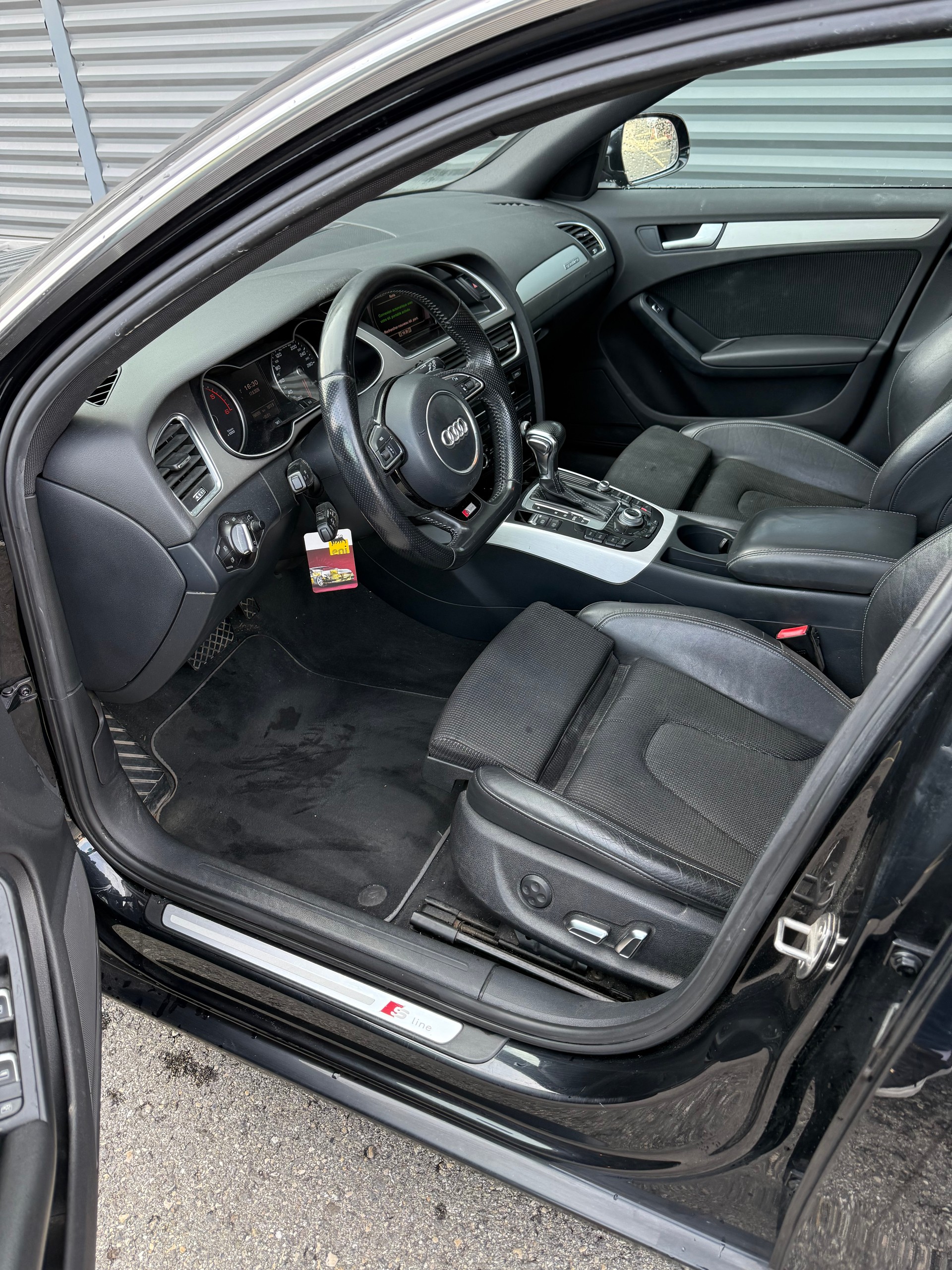 AUDI A4 Avant 2.0 TDI quattro S-tronic-image-8