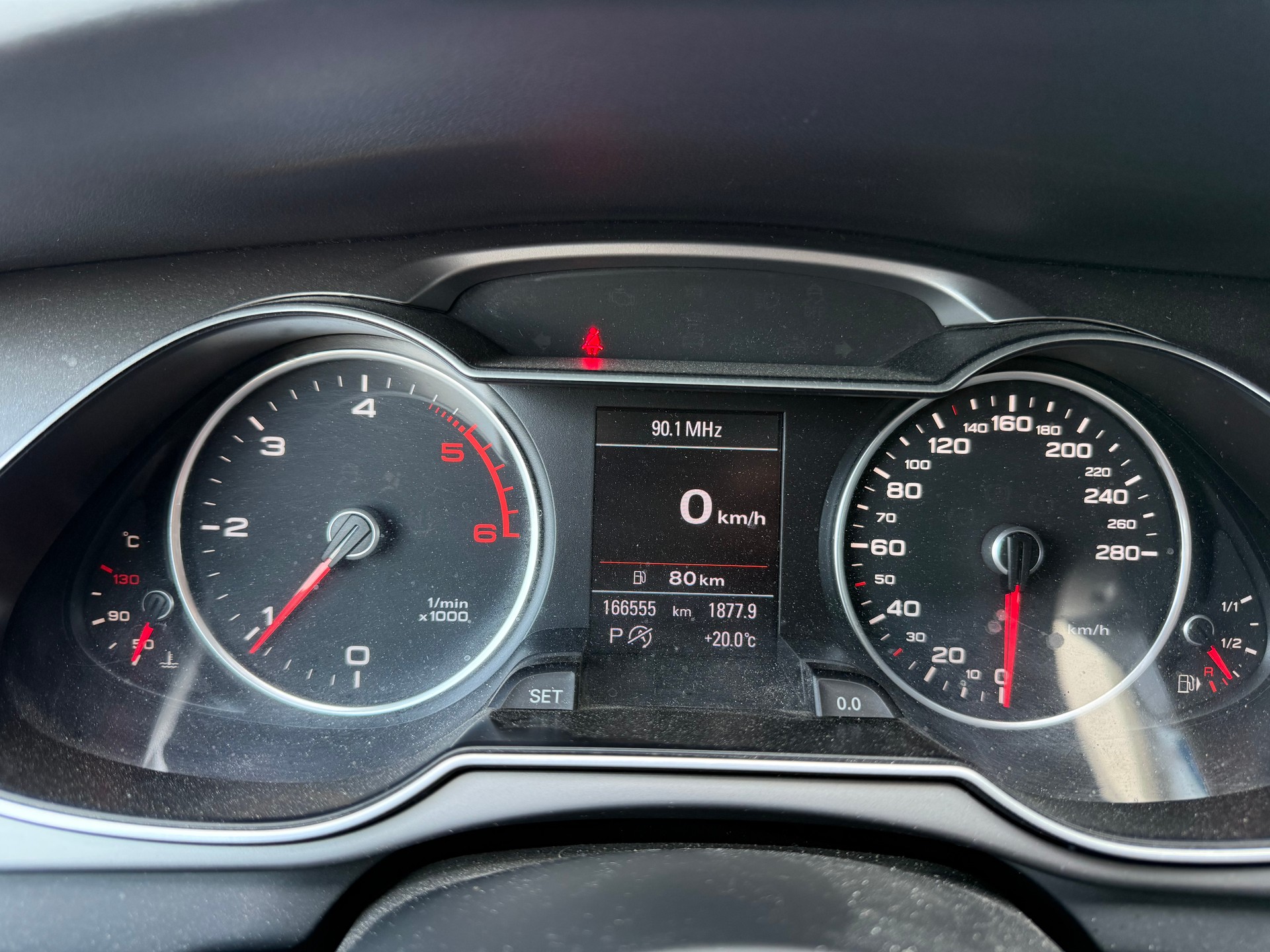 AUDI A4 Avant 2.0 TDI quattro S-tronic-image-9
