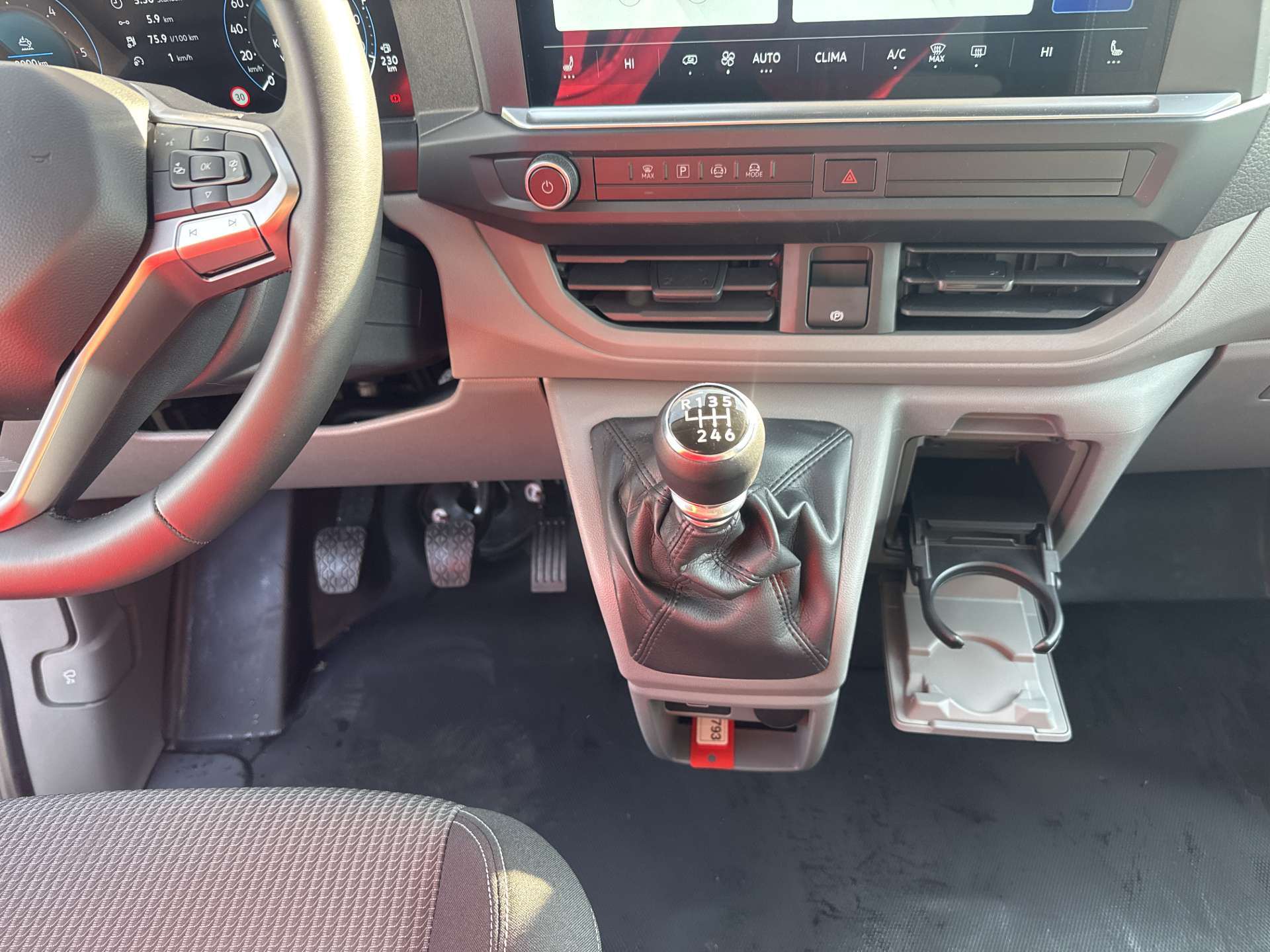 VW Caravelle 2.0 TDi 8-Plätzer Top-Preis-image-11