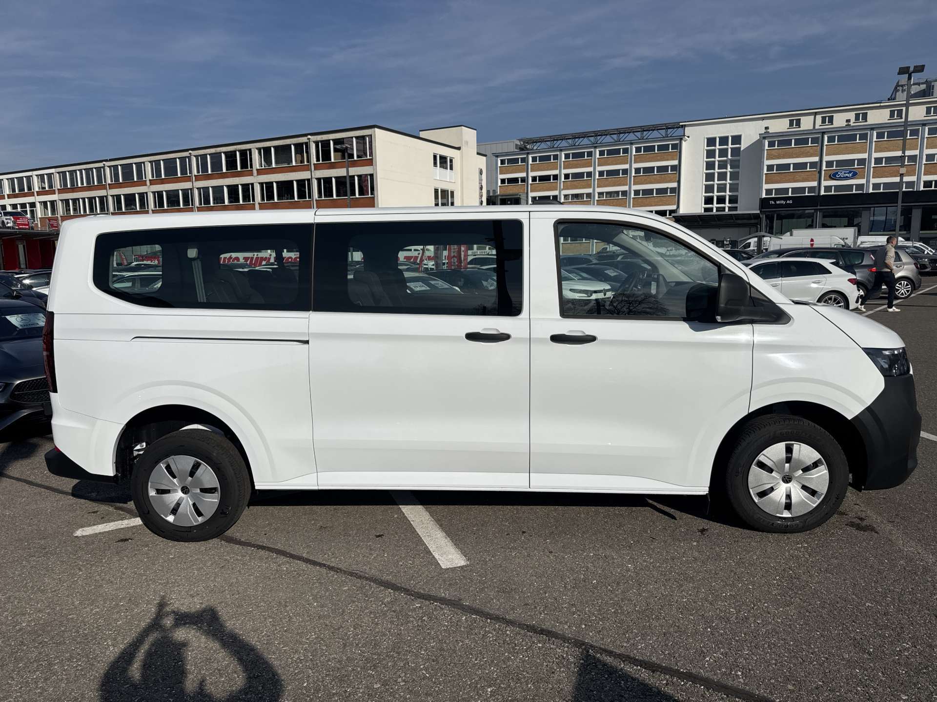 VW Caravelle 2.0 TDi 8-Plätzer Top-Preis-image-10