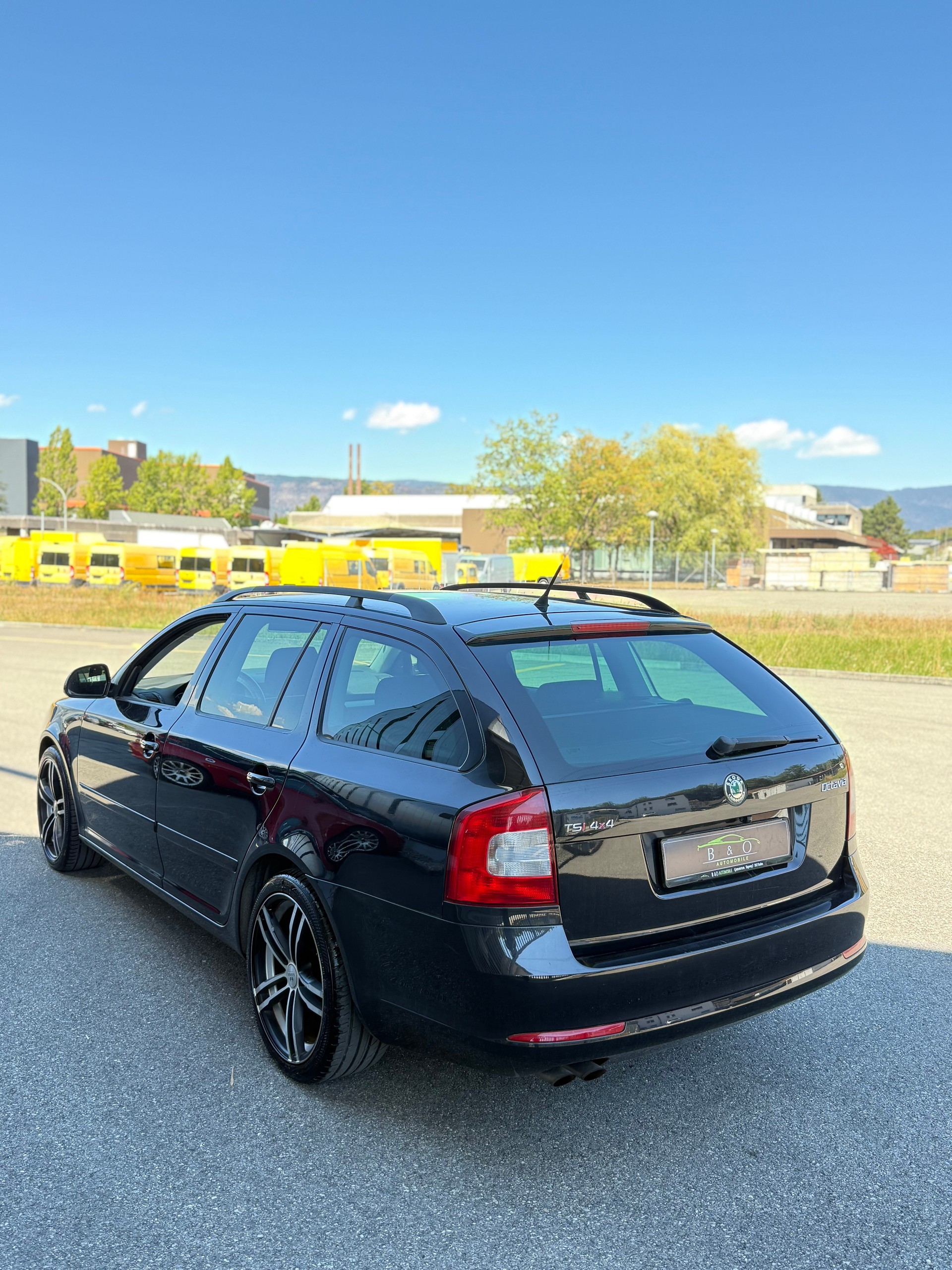SKODA Octavia Combi 1.8 TSI Adventure 4x4-image-3