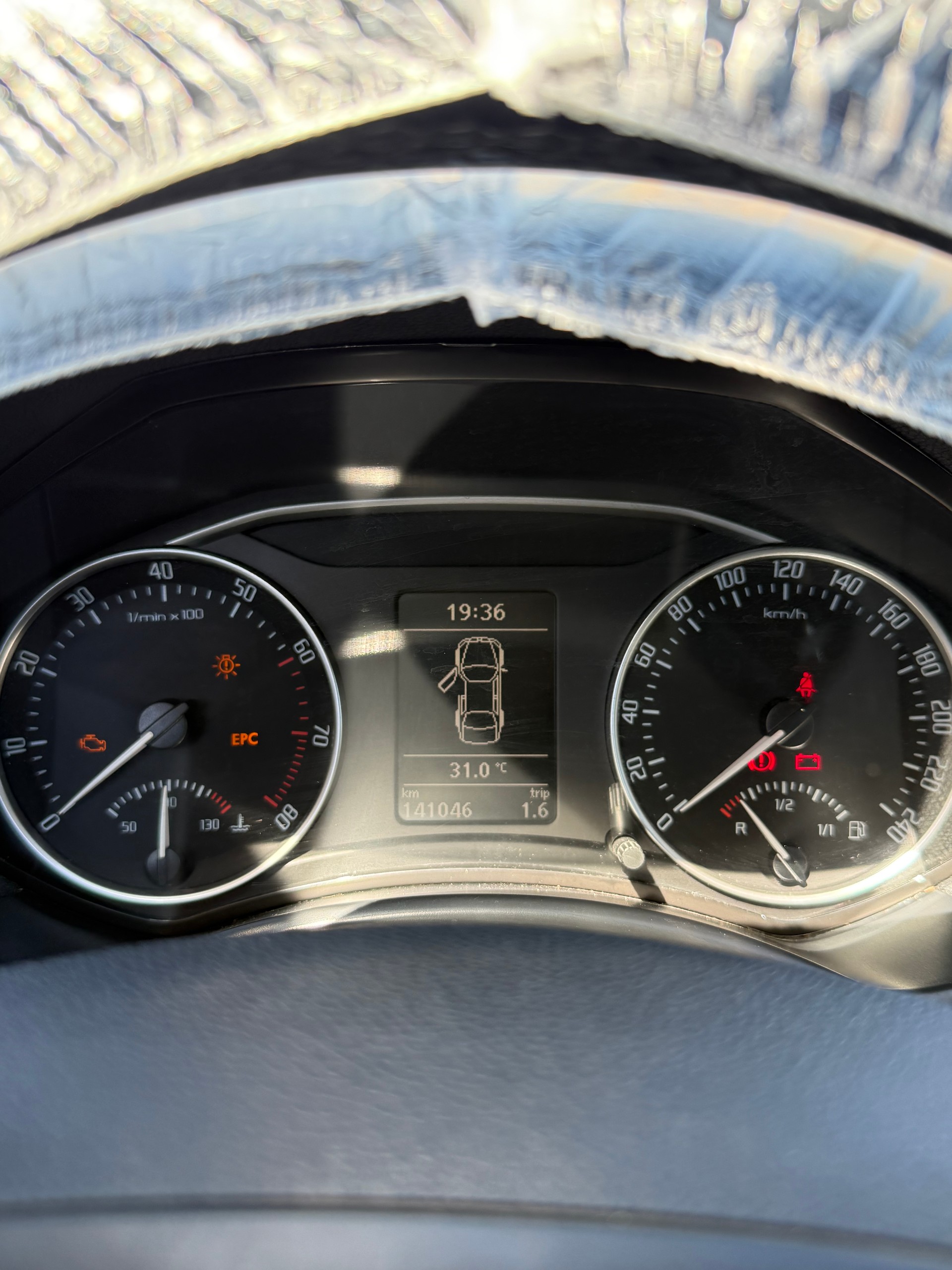 SKODA Octavia Combi 1.8 TSI Adventure 4x4-image-8
