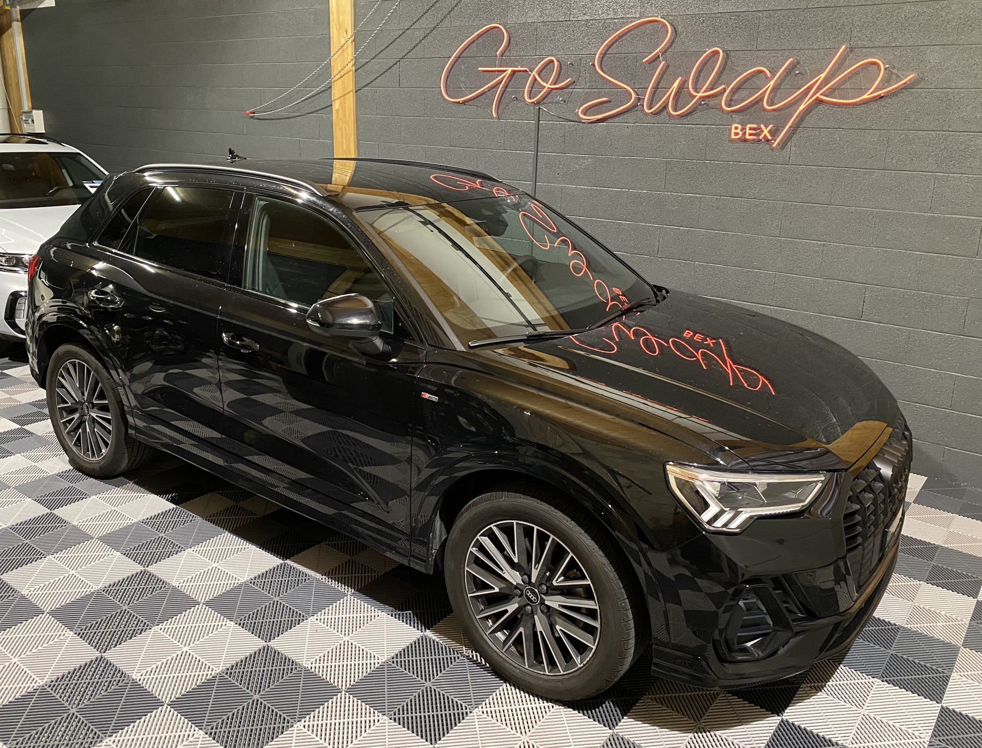 AUDI Q3 Sportback 40 TFSI S line quattro S-tronic-image-1
