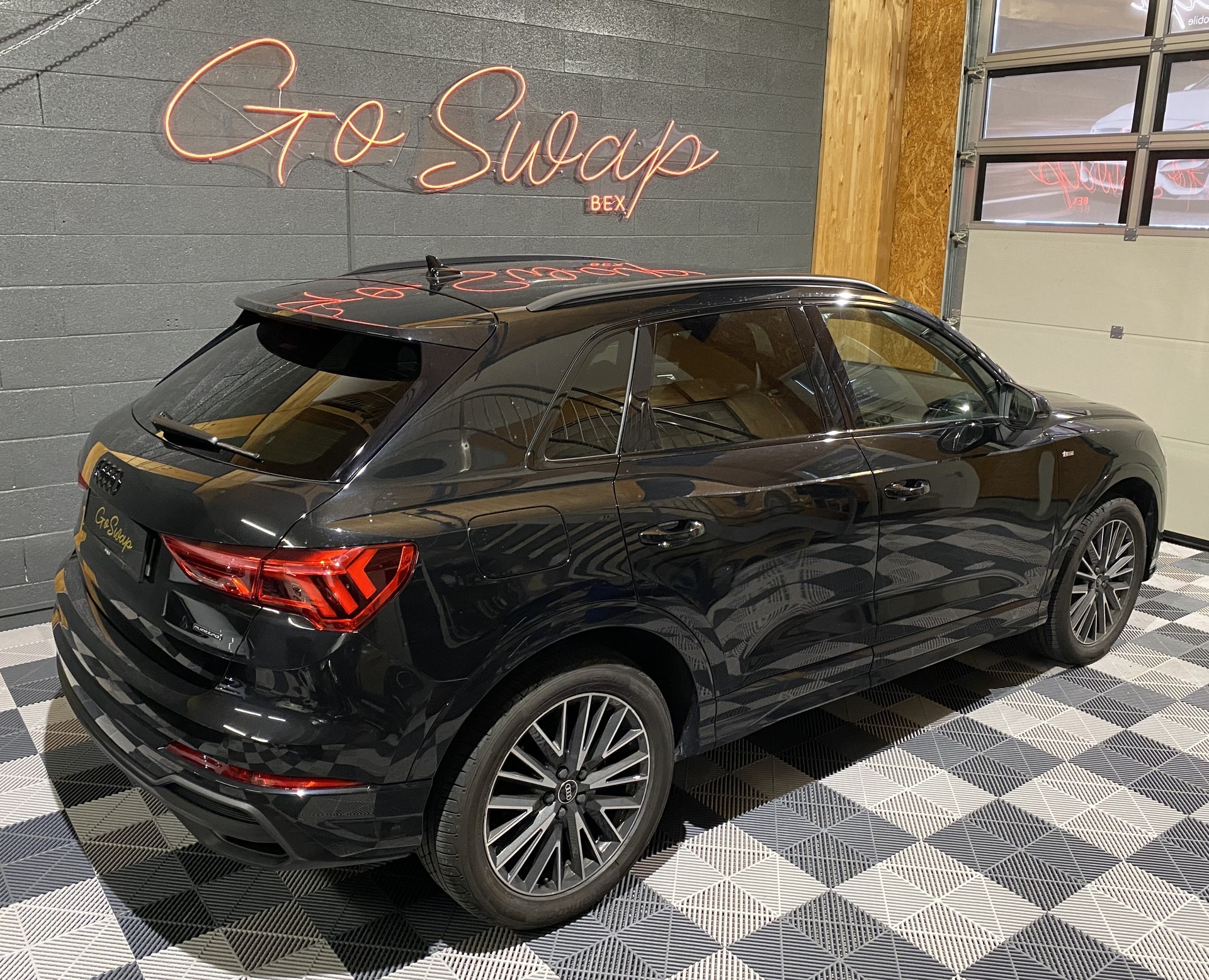 AUDI Q3 Sportback 40 TFSI S line quattro S-tronic-image-3