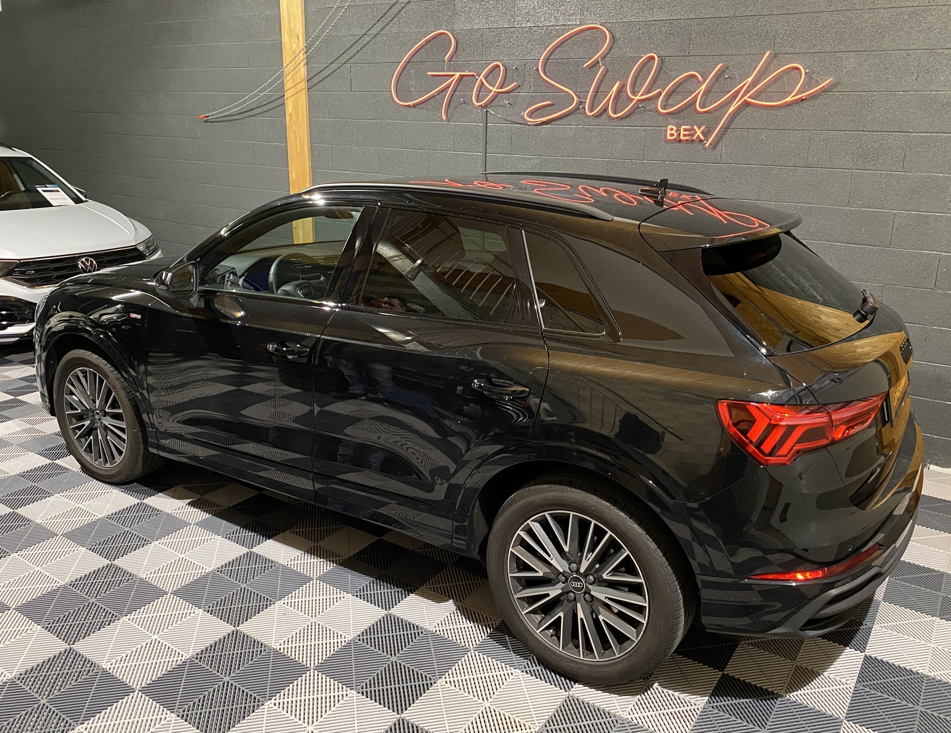 AUDI Q3 Sportback 40 TFSI S line quattro S-tronic-image-10