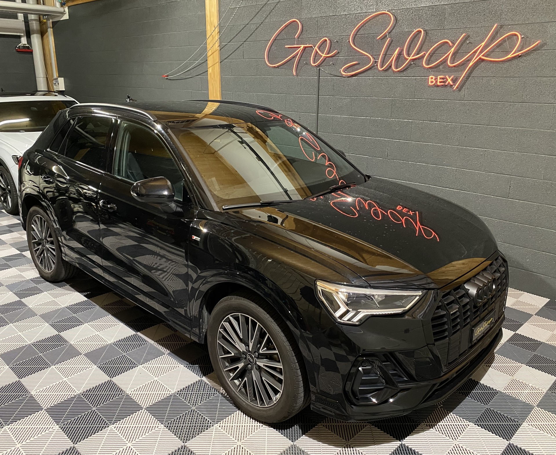 AUDI Q3 Sportback 40 TFSI S line quattro S-tronic-image-0