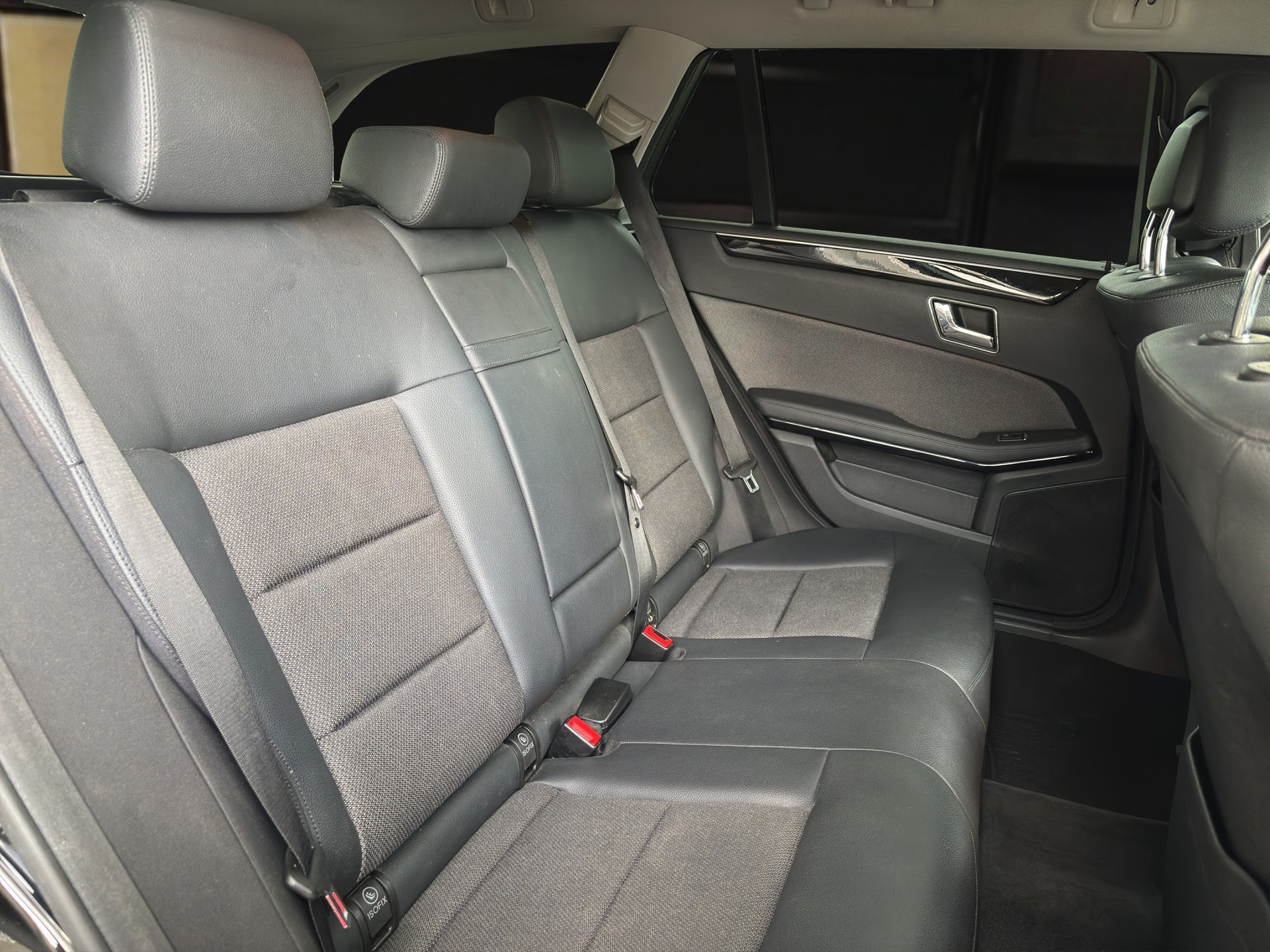 MERCEDES-BENZ E 250 CDI BlueEF Avantgarde Kombi-image-13