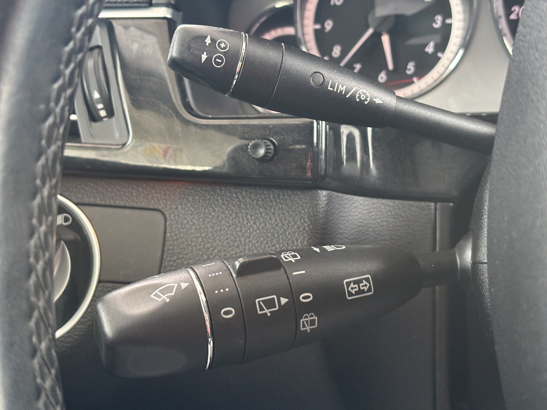 MERCEDES-BENZ E 250 CDI BlueEF Avantgarde Kombi-image-19