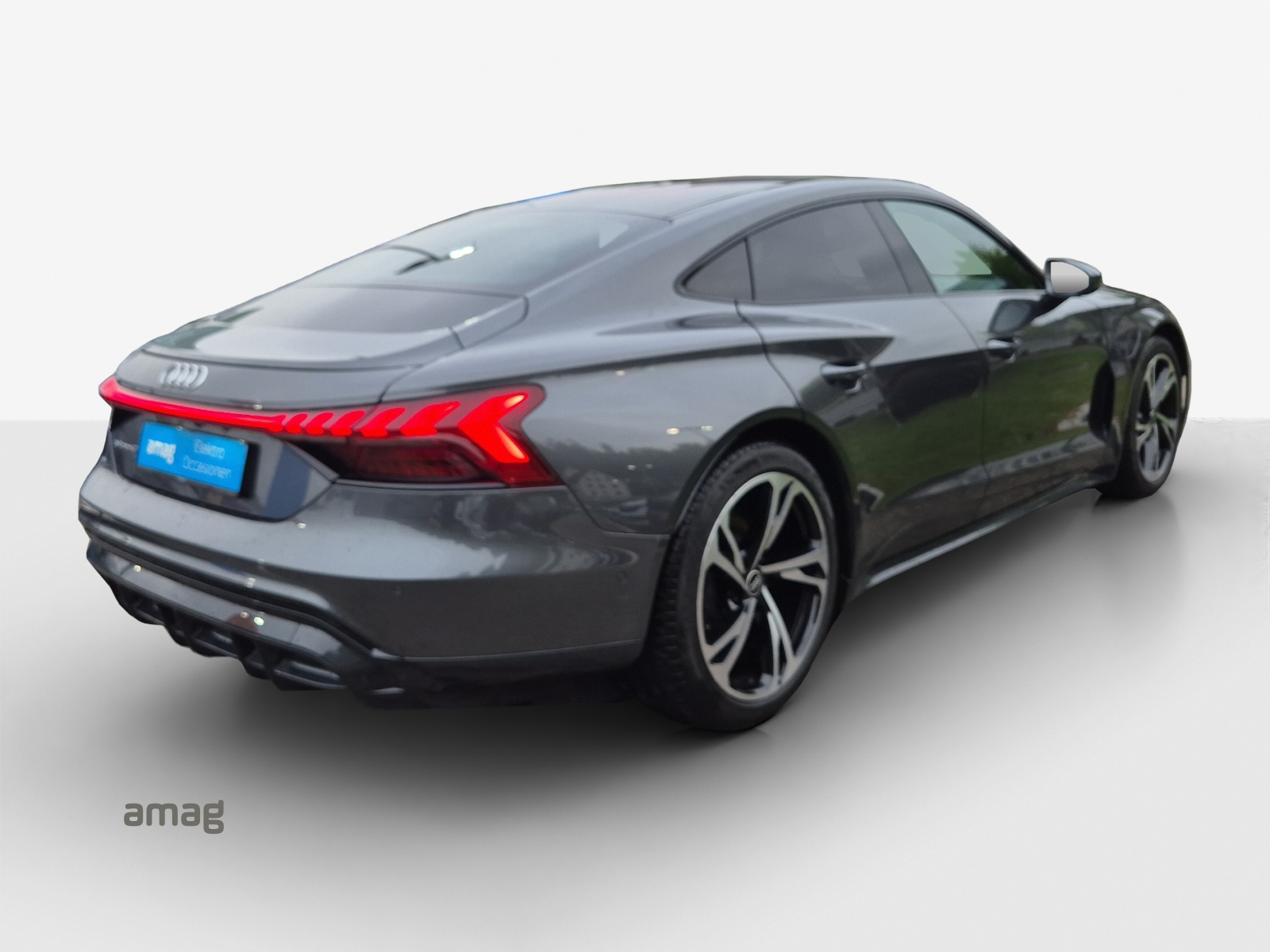 AUDI e-tron GT quattro-image-5