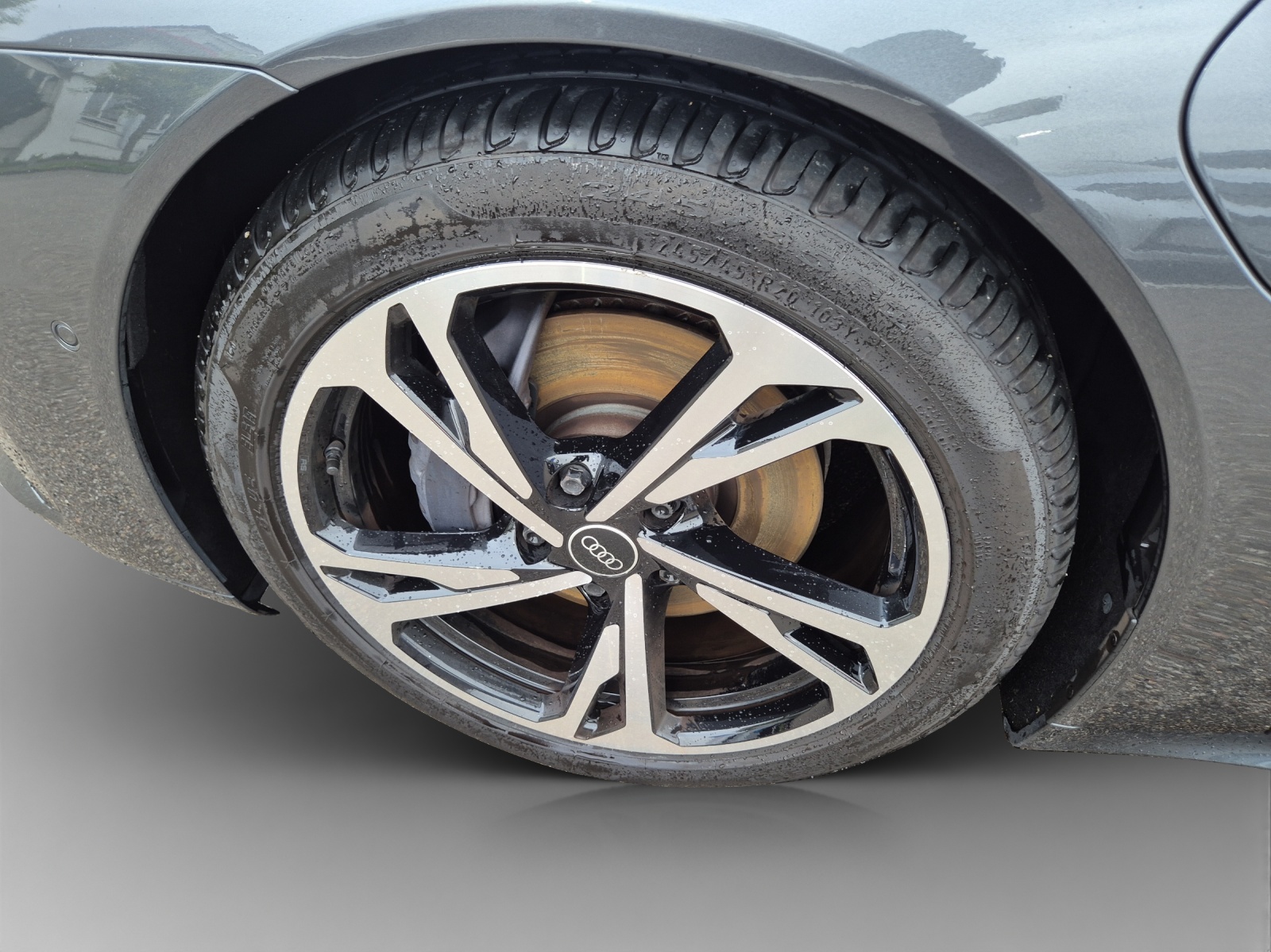 AUDI e-tron GT quattro-image-14