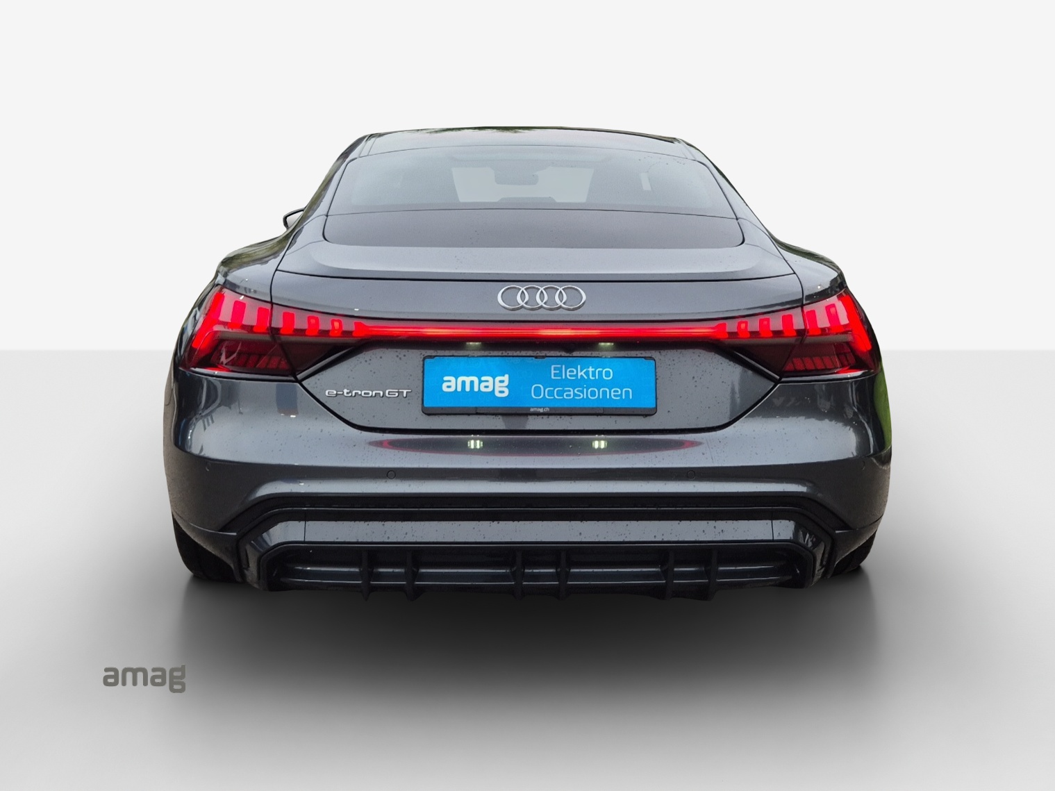 AUDI e-tron GT quattro-image-4