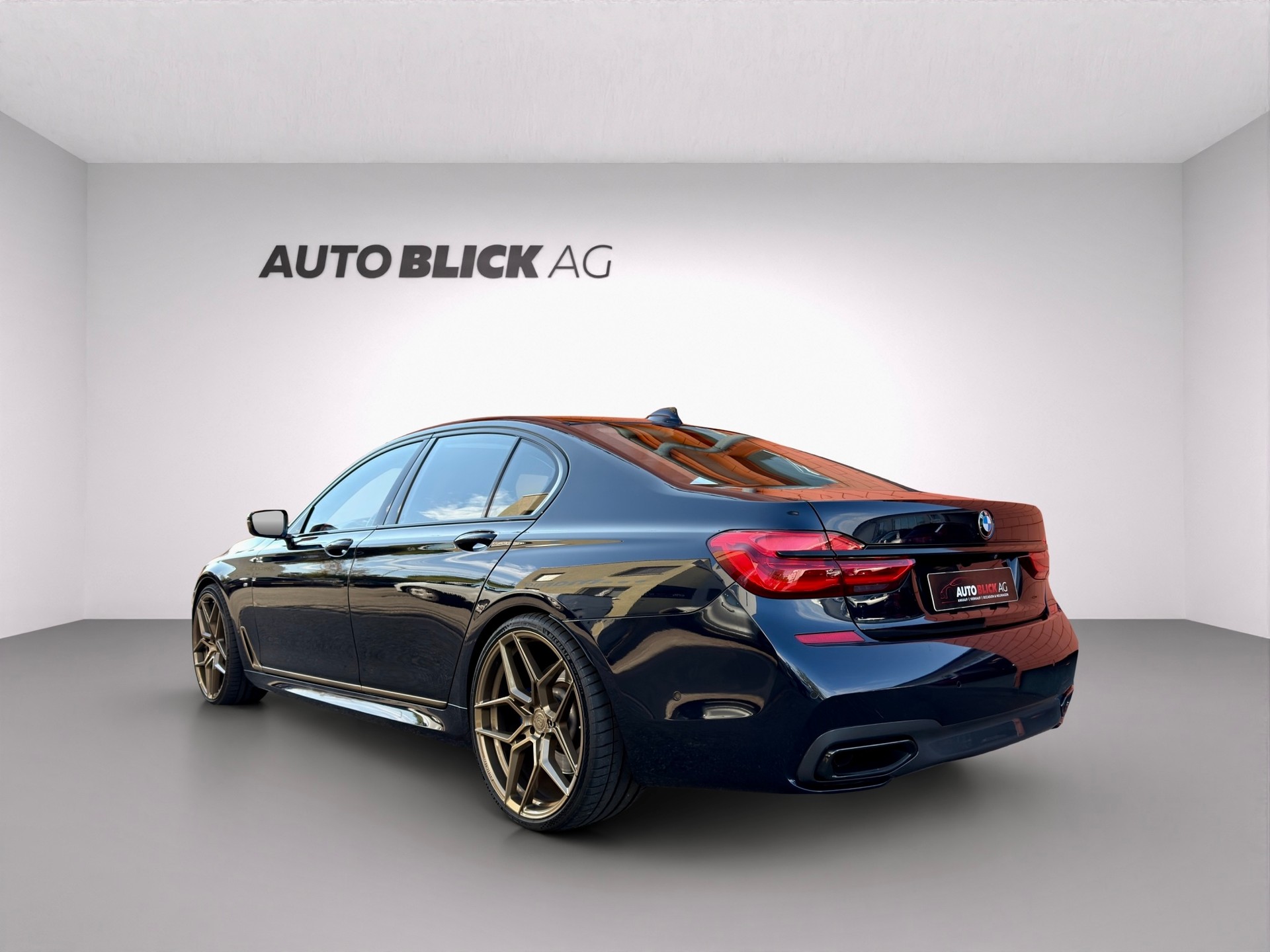 BMW 750i xDrive Steptronic-image-6