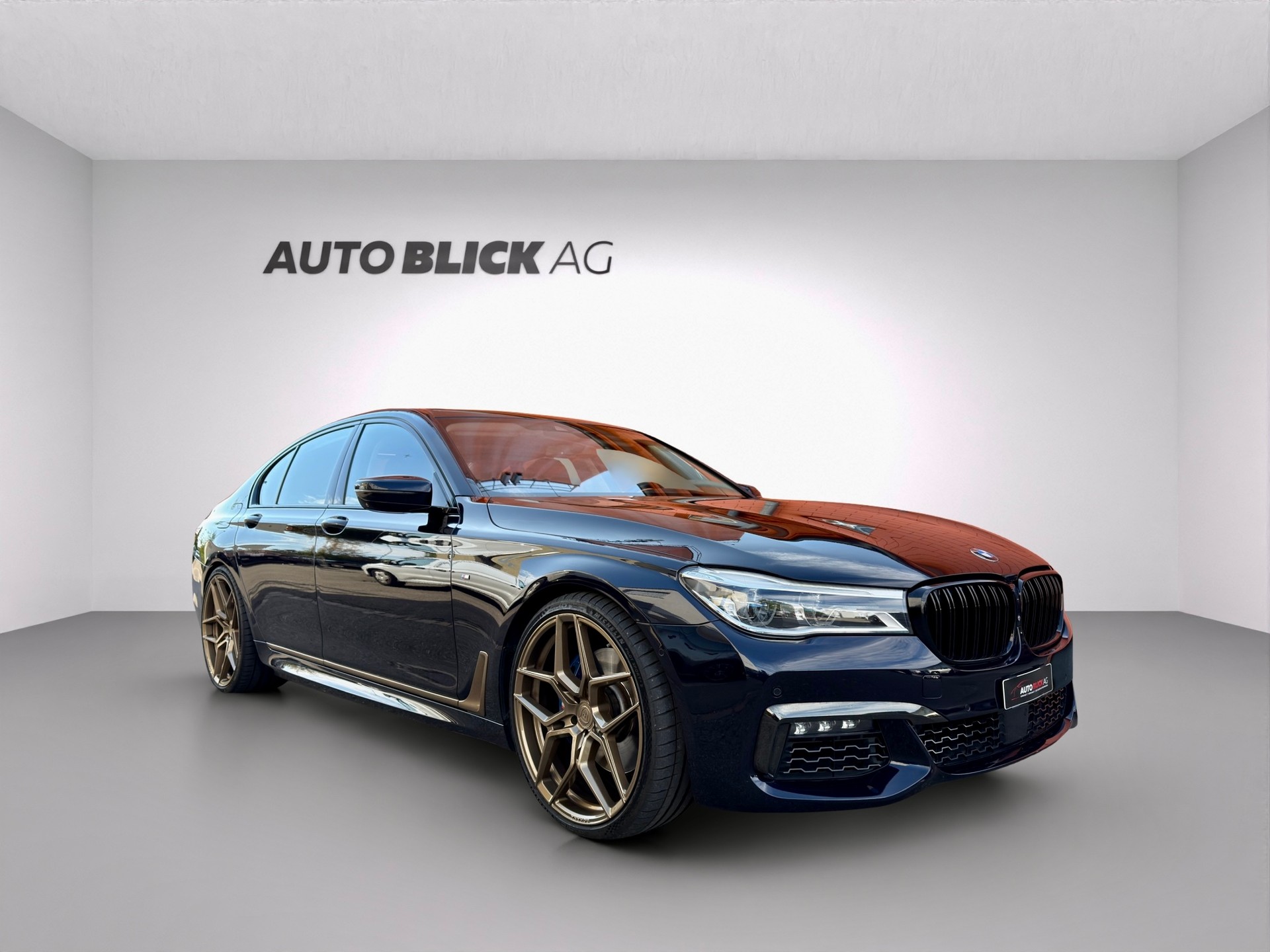 BMW 750i xDrive Steptronic-image-1