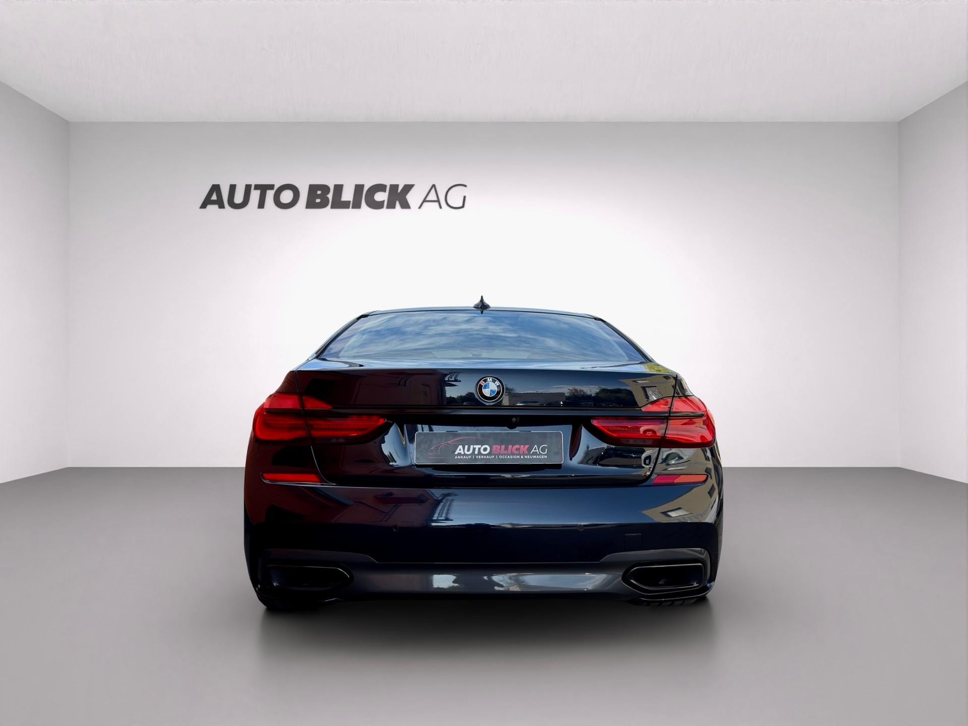 BMW 750i xDrive Steptronic-image-7