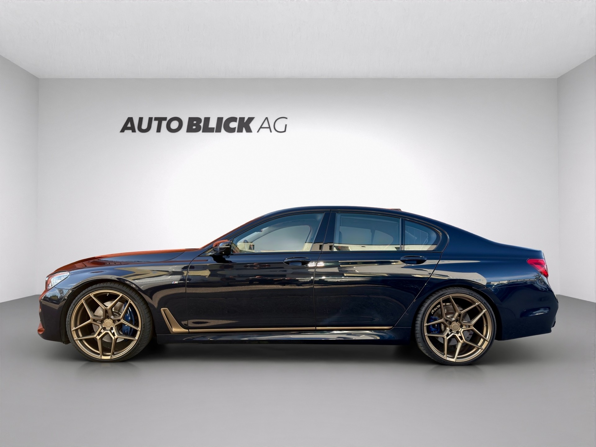 BMW 750i xDrive Steptronic-image-4