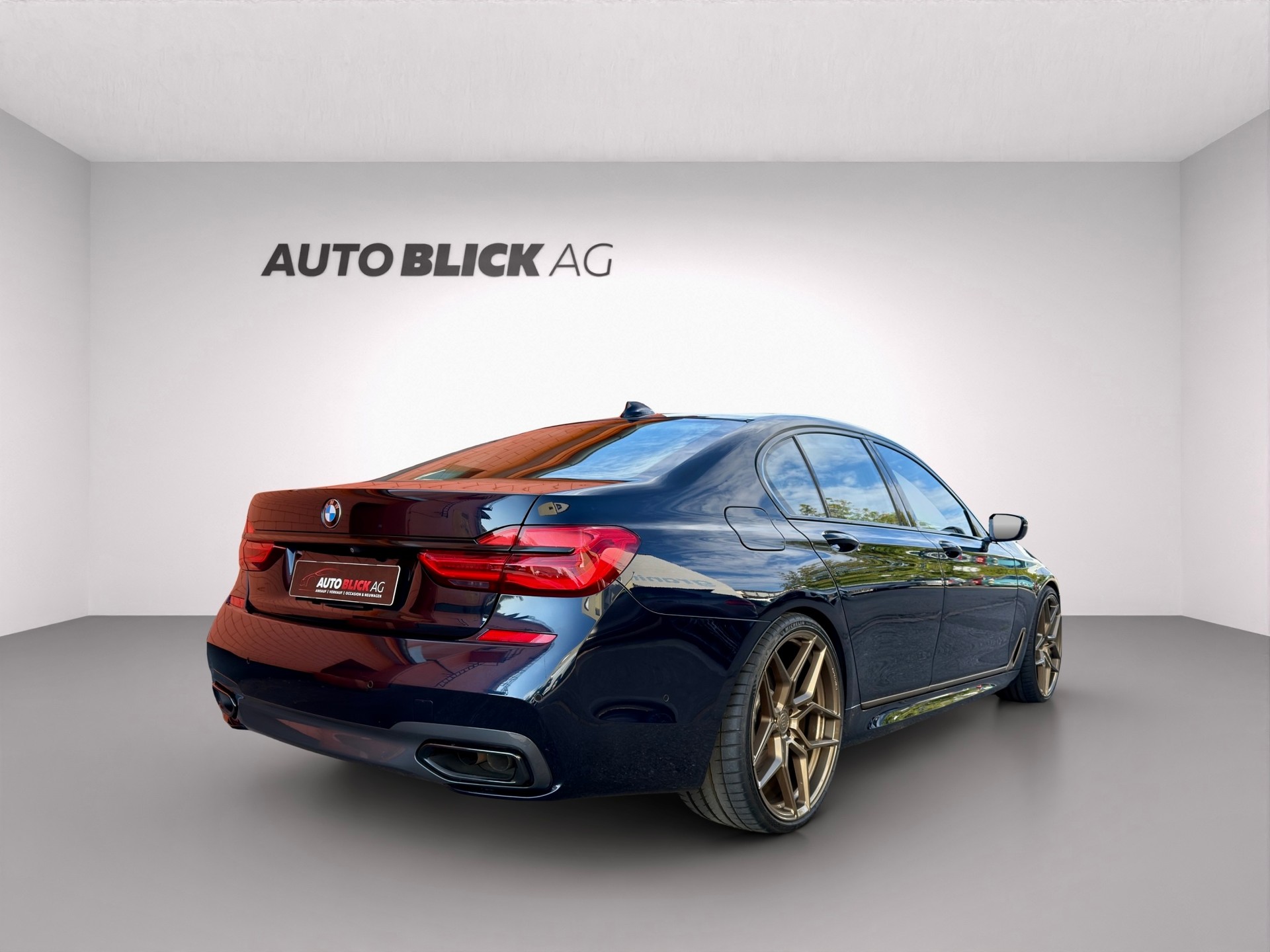 BMW 750i xDrive Steptronic-image-5