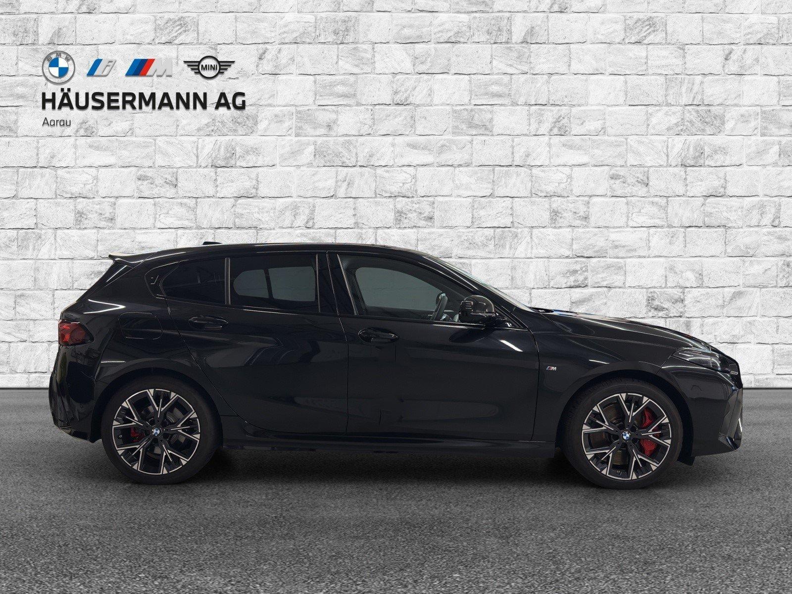 BMW 120d-showroom-element-3