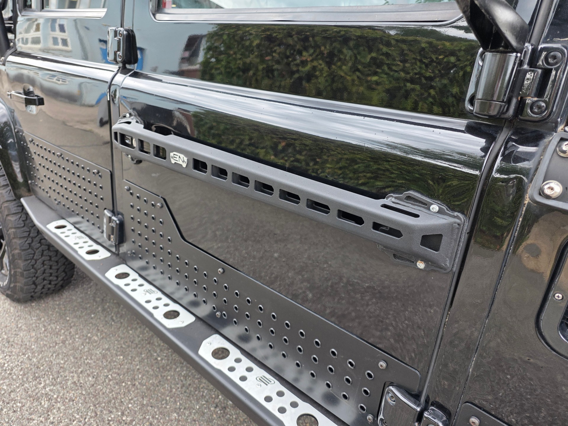 LAND ROVER Defender 110 2.2 TD4 Station Wagon-image-6