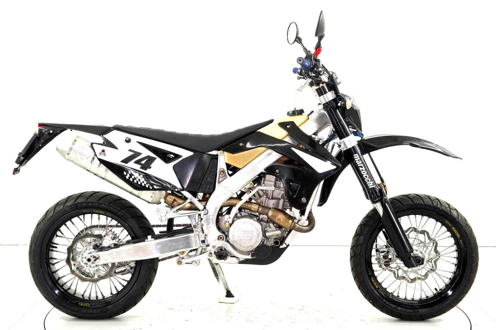 TM EN 250 Fi-showroom-element-3