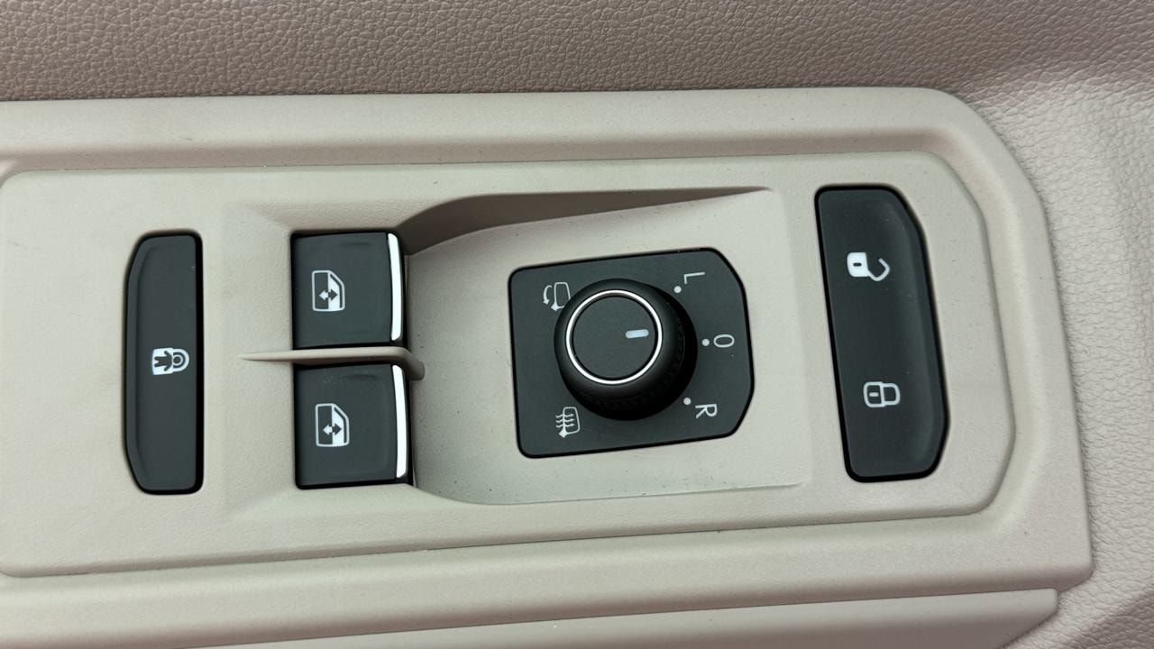 VW Multivan 1.5 eHybrid 4Motion DSG-image-8