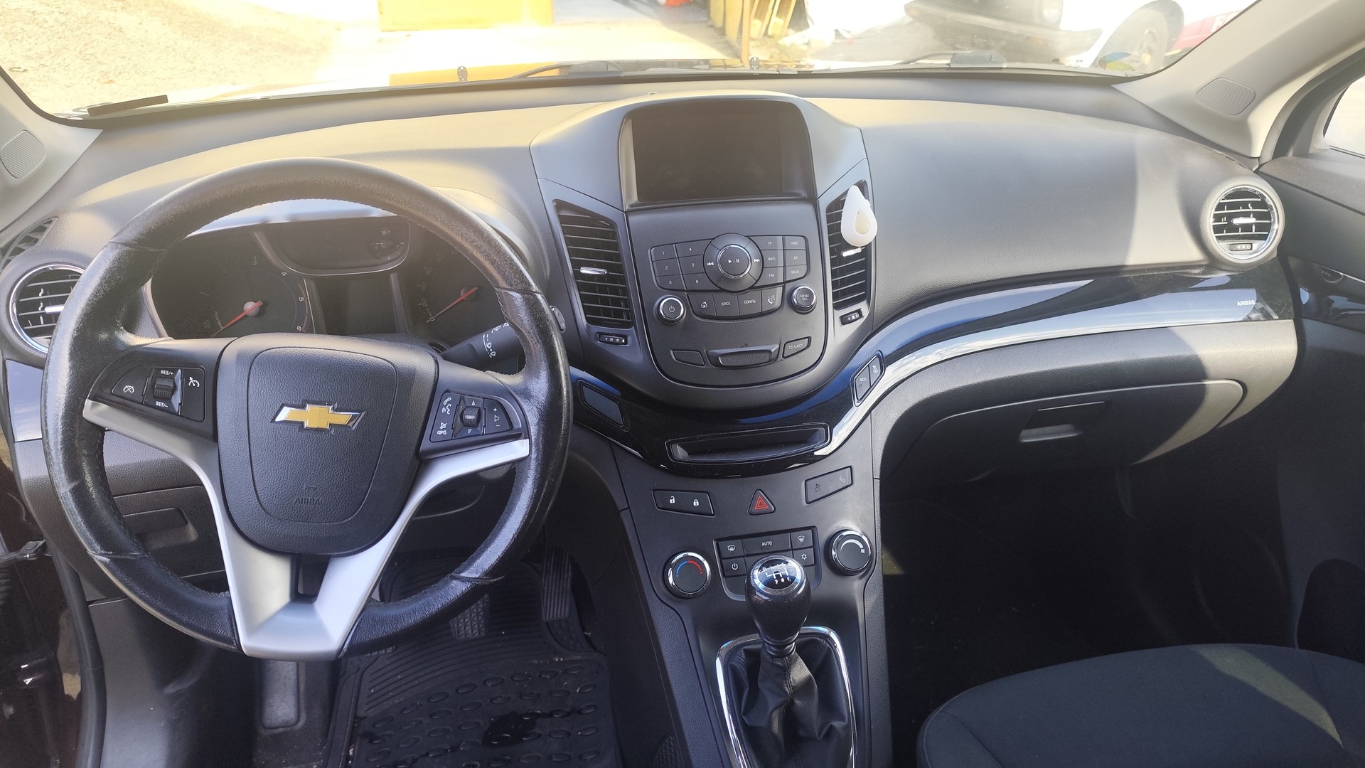 CHEVROLET Orlando 2.0 VCDi LT-image-12