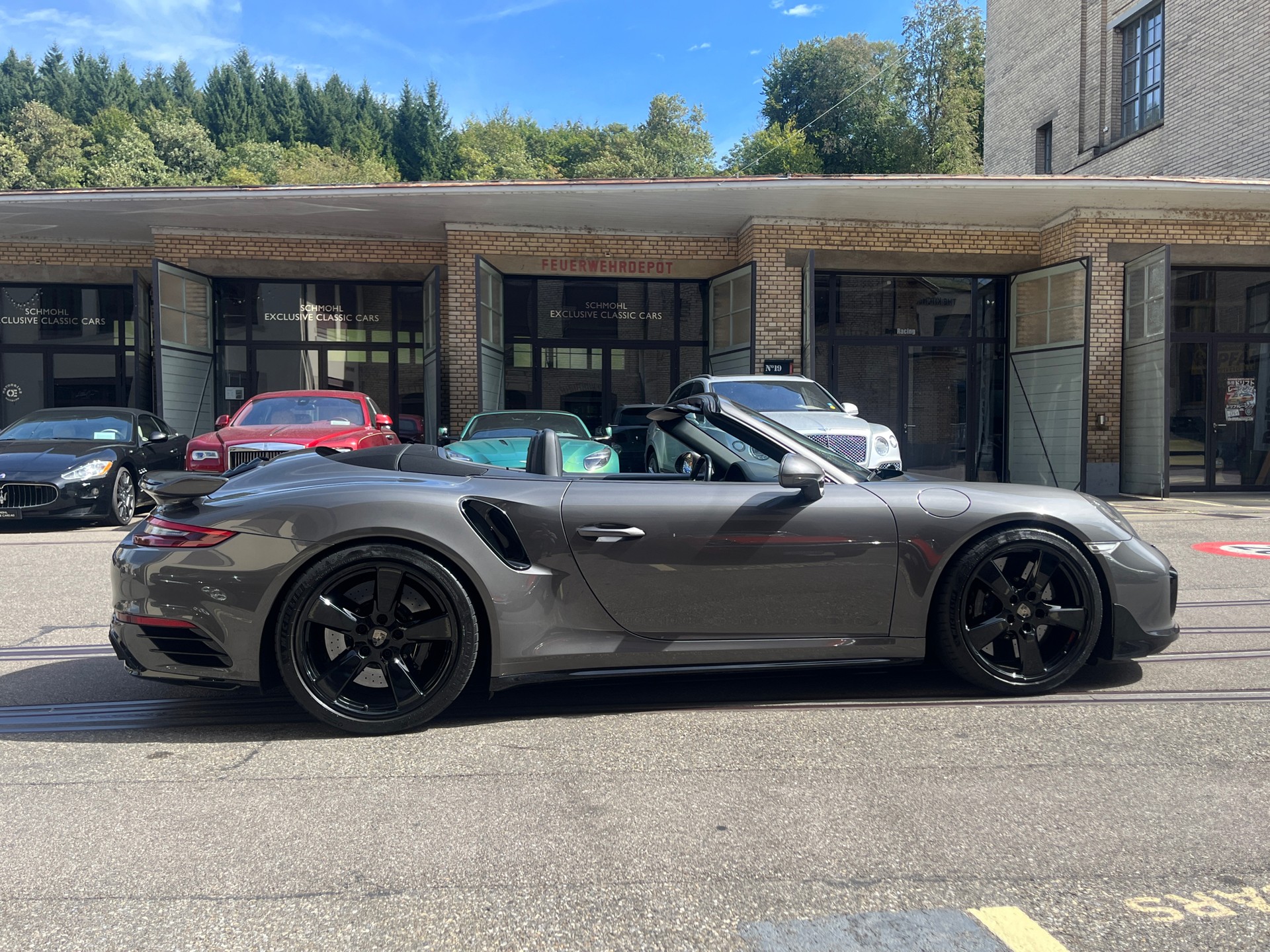PORSCHE 911 Turbo S Cabrio * Aero Kit * Detail genaues Auto *-image-2