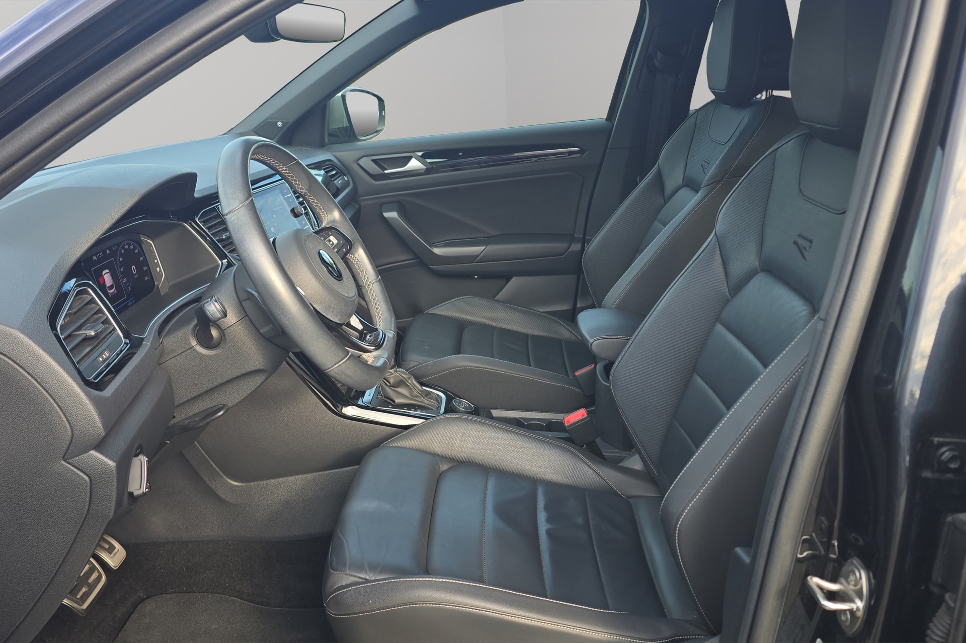 VW T-Roc 2.0 TSI R DSG 4Motion-image-9