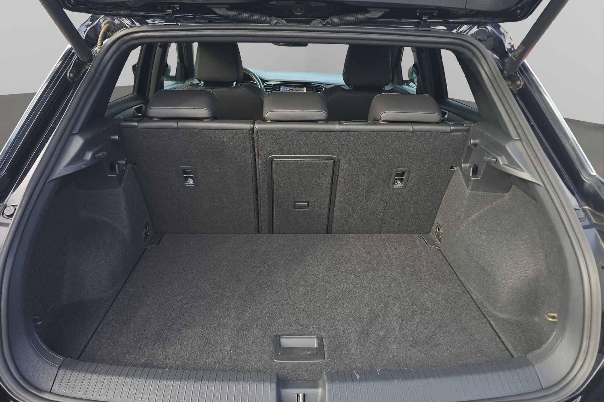 VW T-Roc 2.0 TSI R DSG 4Motion-image-8