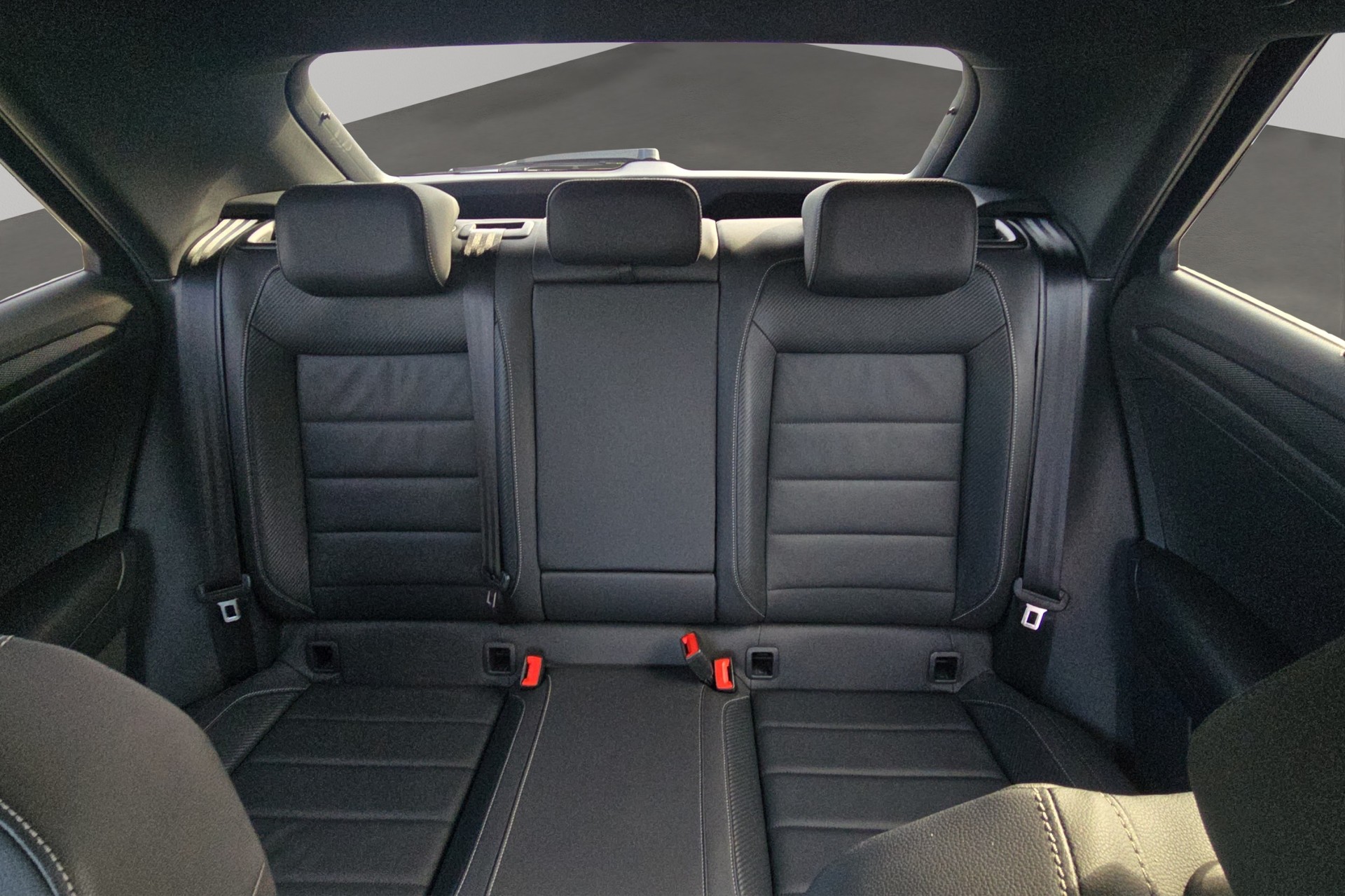 VW T-Roc 2.0 TSI R DSG 4Motion-image-5