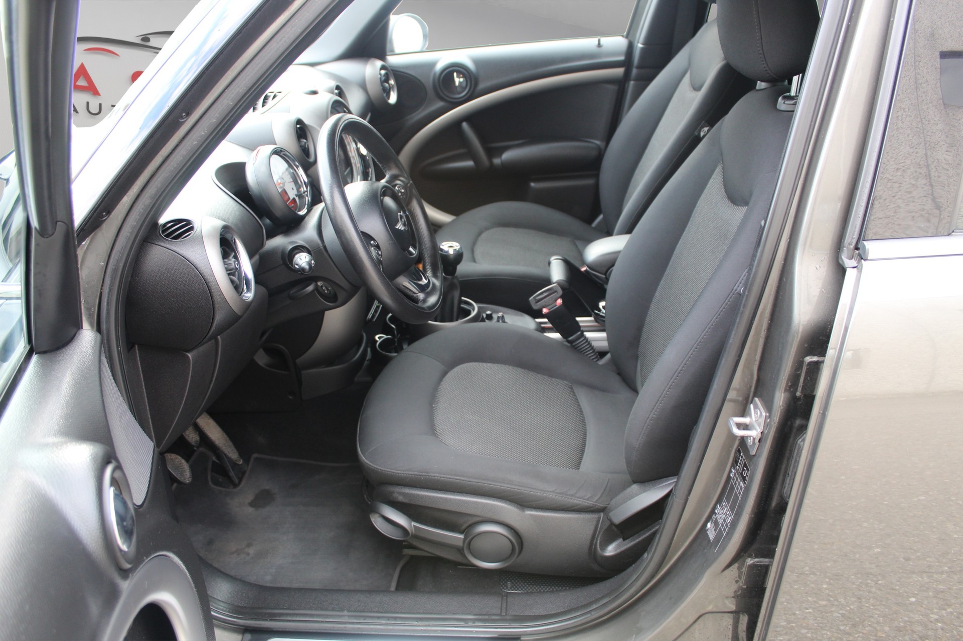 MINI Countryman One D FWD-image-8