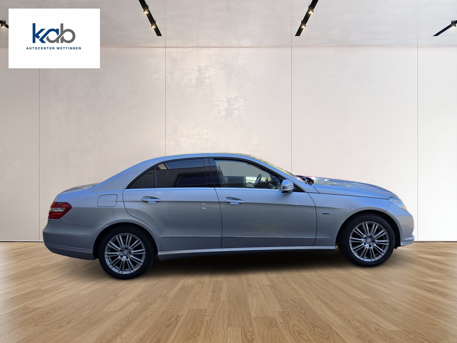 MERCEDES-BENZ E 350 CGI BlueEfficiency Elégance 7G-Tronic-image-6
