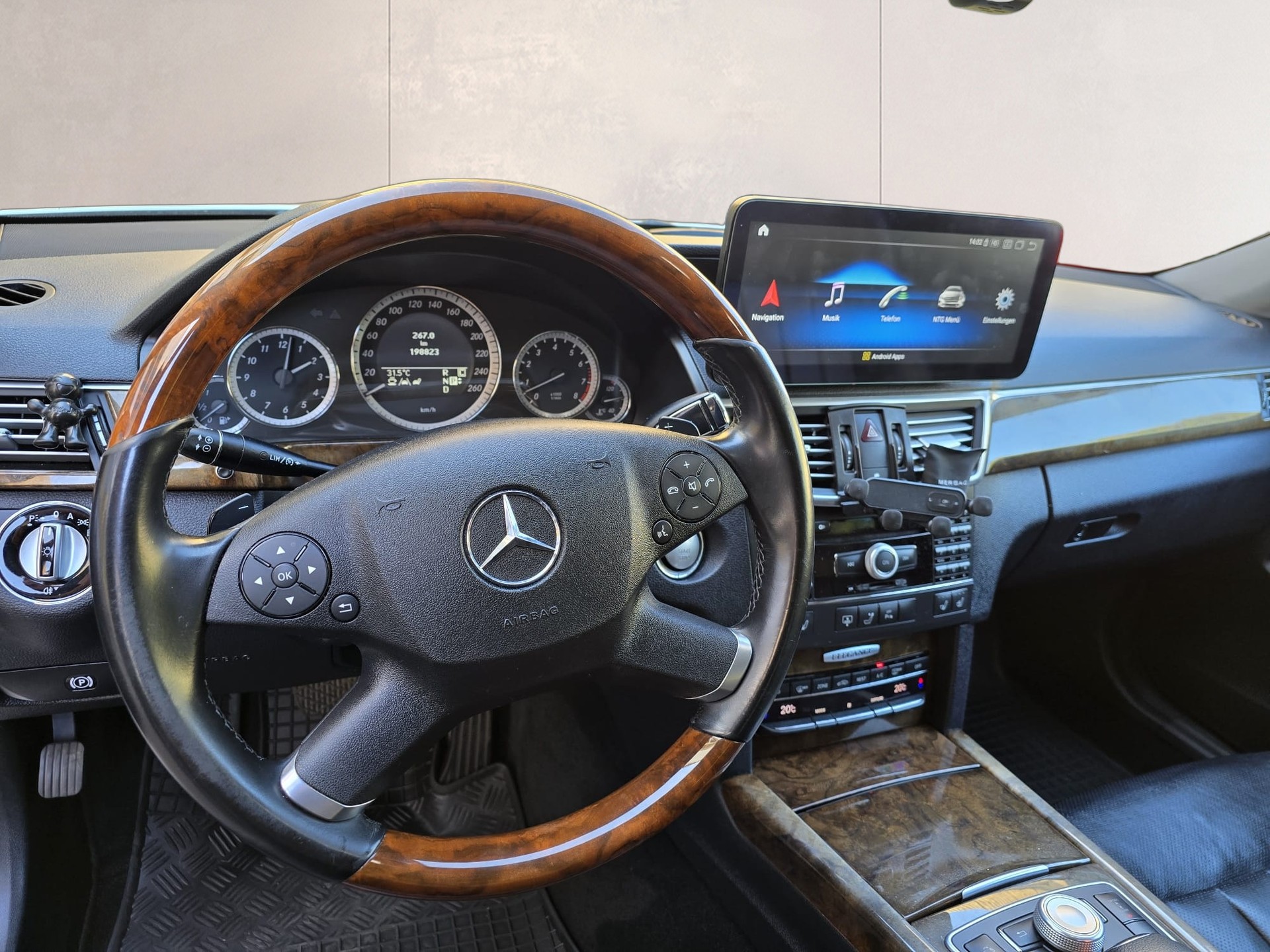 MERCEDES-BENZ E 350 CGI BlueEfficiency Elégance 7G-Tronic-image-9