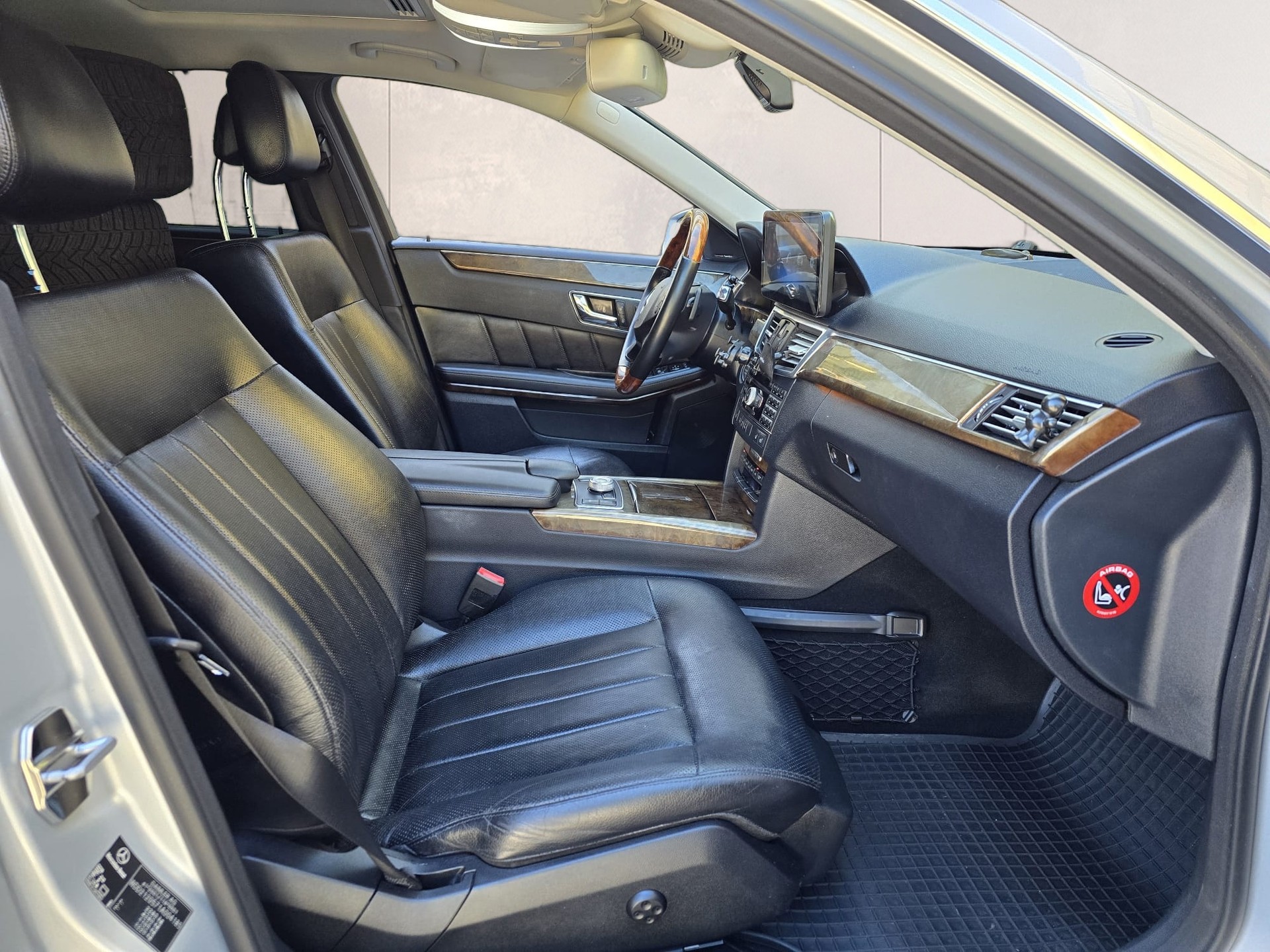 MERCEDES-BENZ E 350 CGI BlueEfficiency Elégance 7G-Tronic-image-15